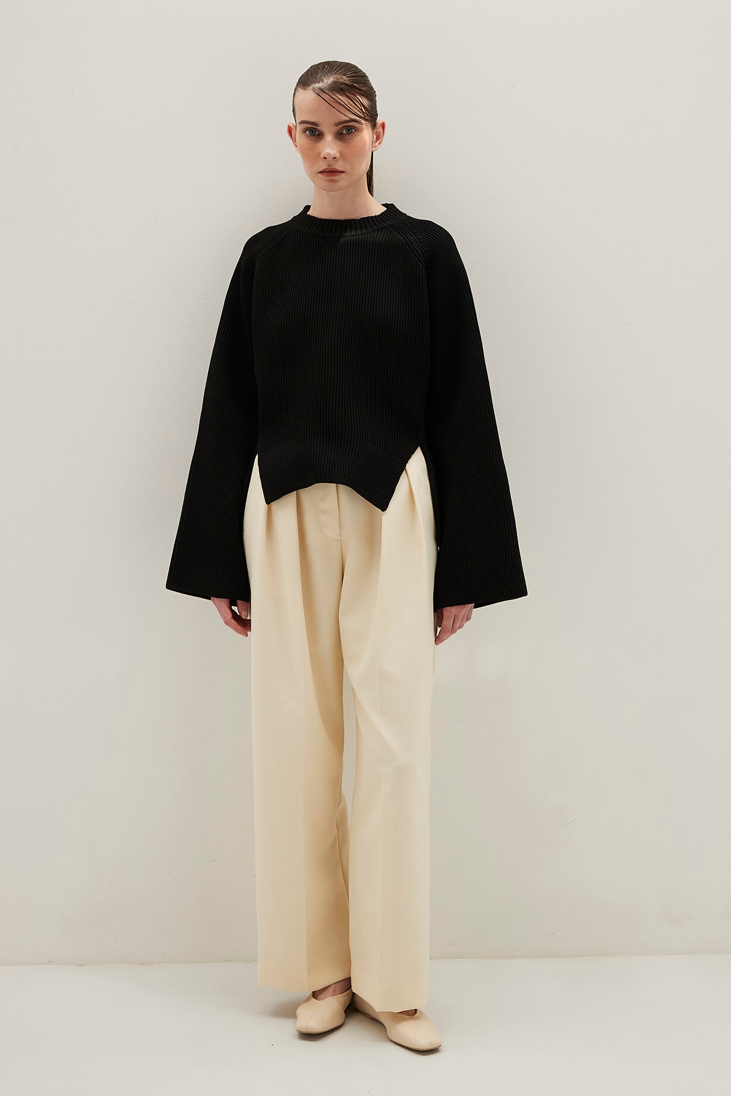Flared sleeve Knit