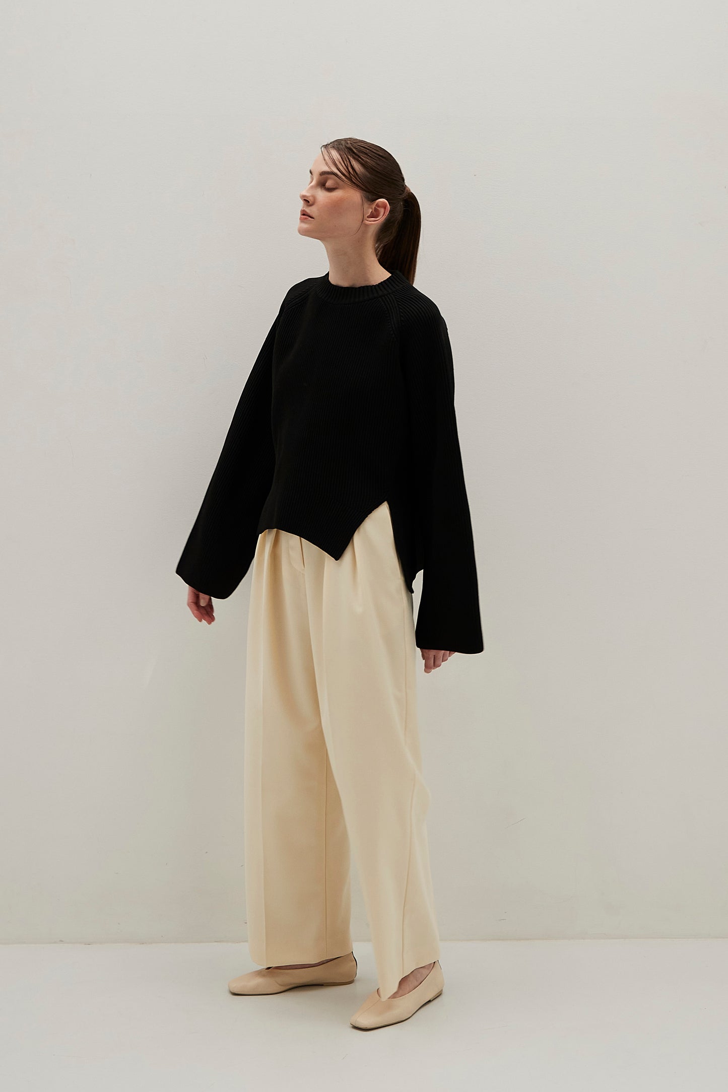 Flared sleeve Knit