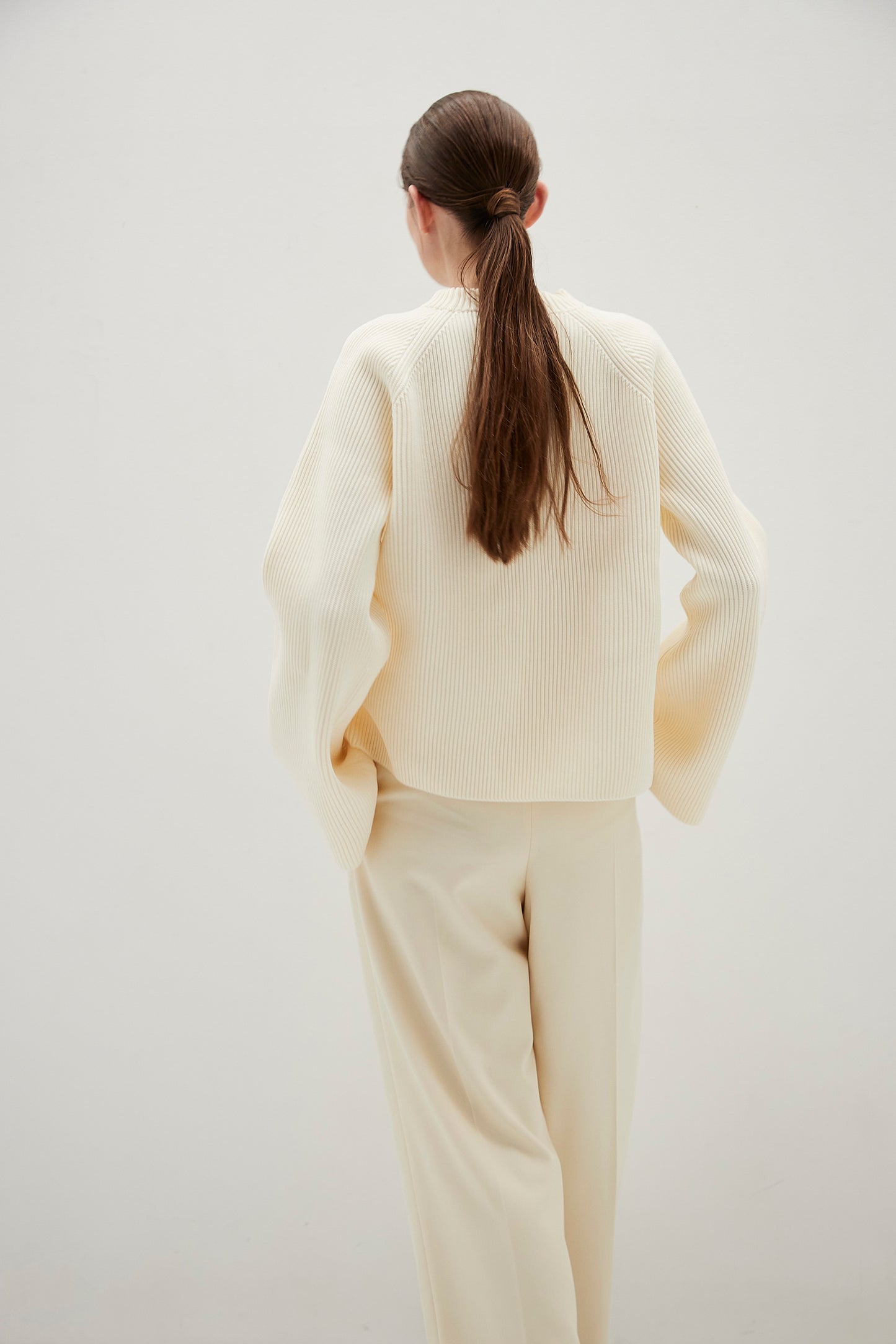 Flared sleeve Knit