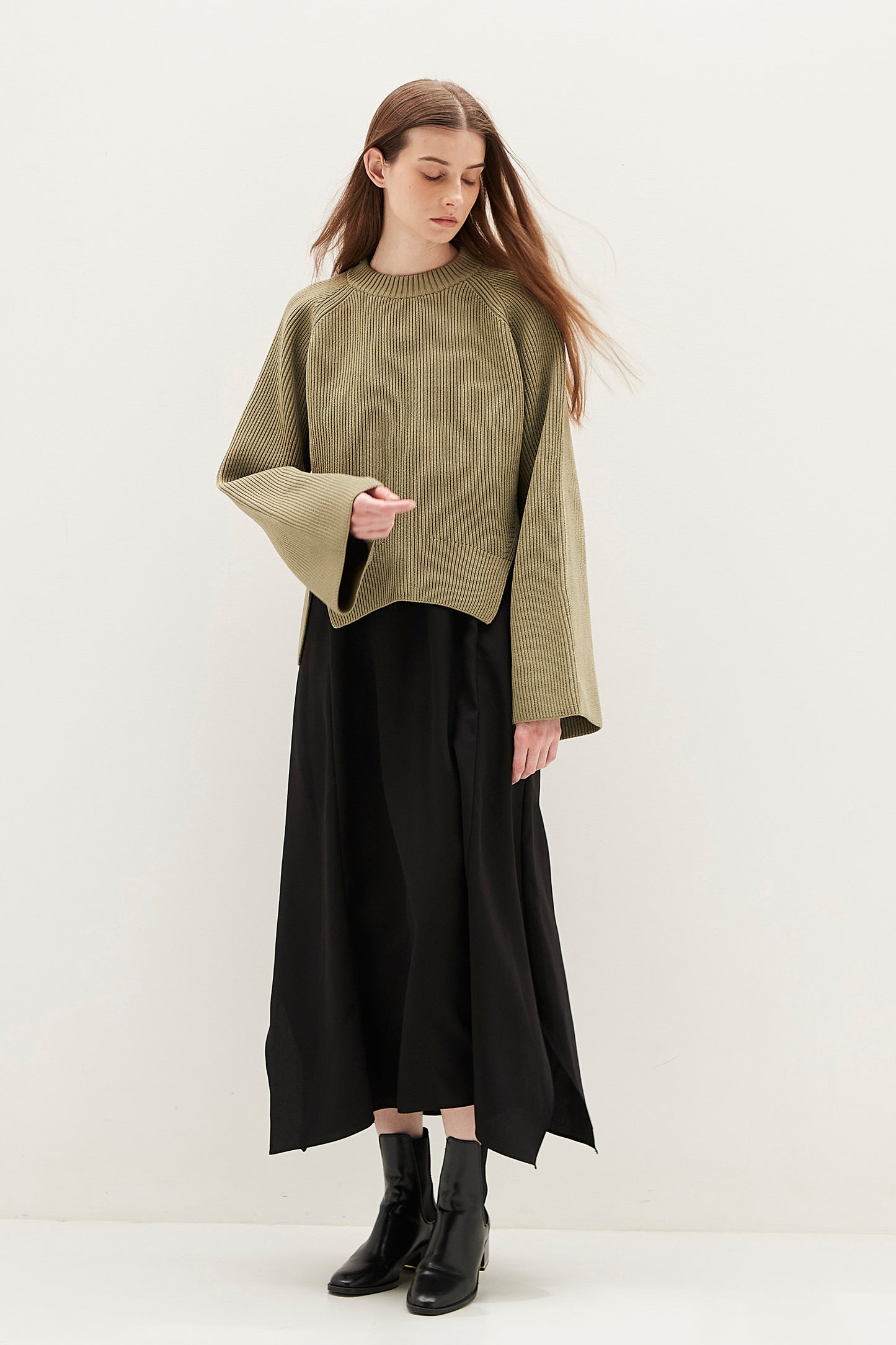 Flared sleeve Knit