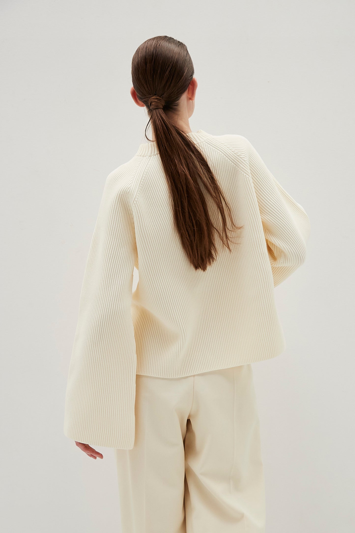 Flared sleeve Knit