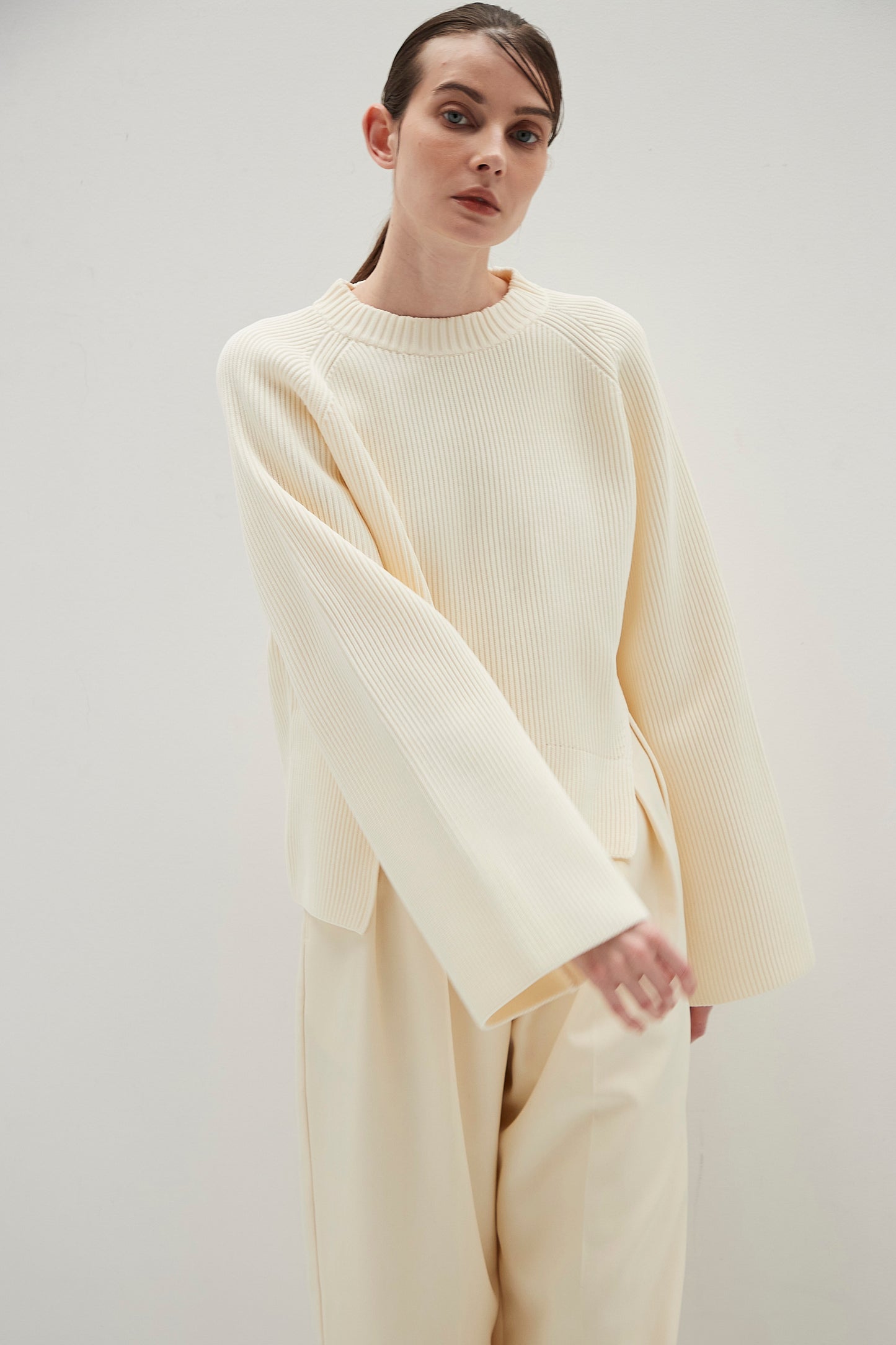 Flared sleeve Knit