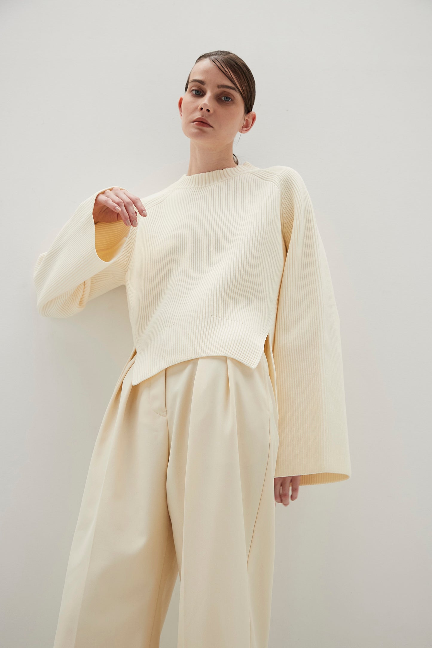 Flared sleeve Knit