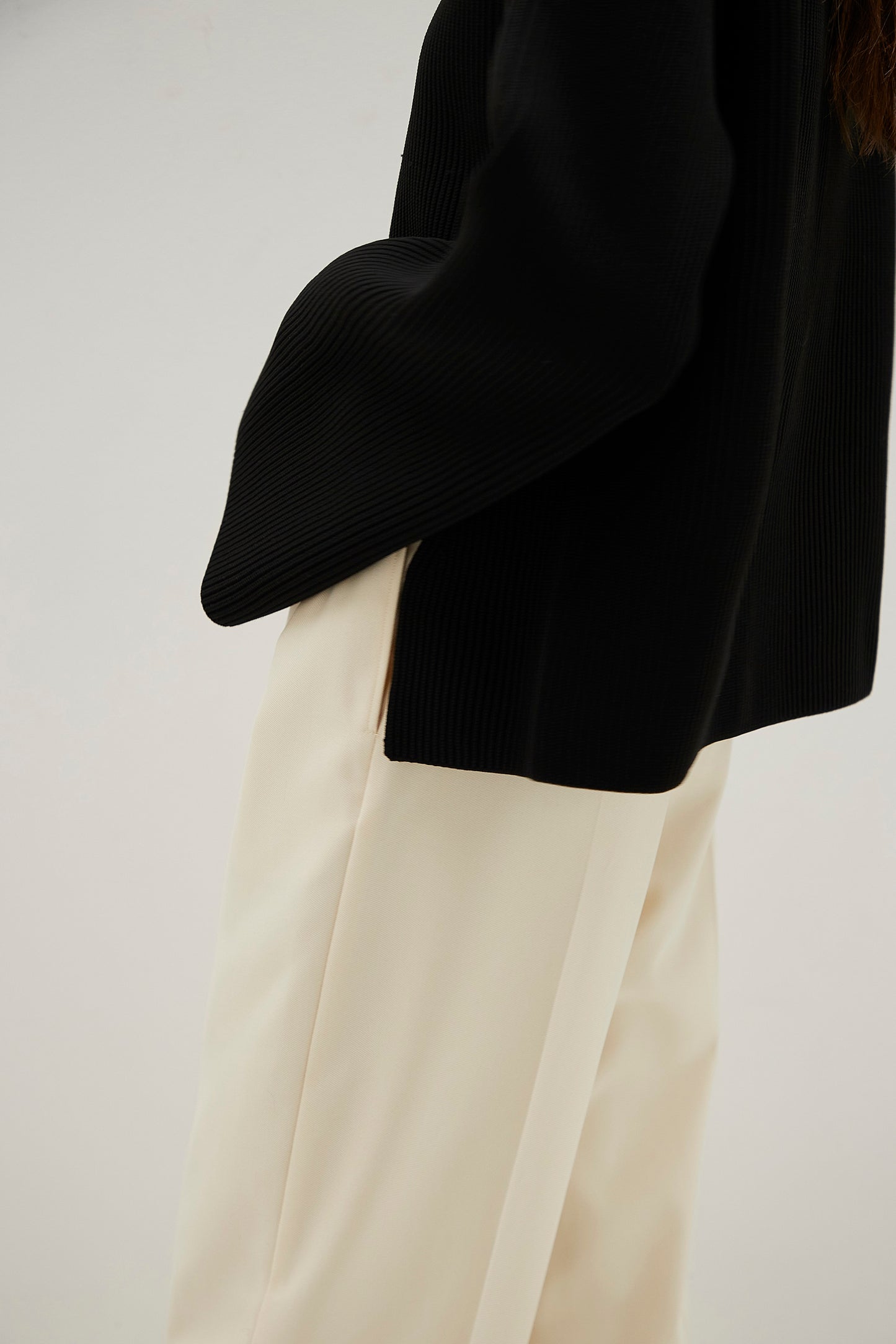 Flared sleeve Knit