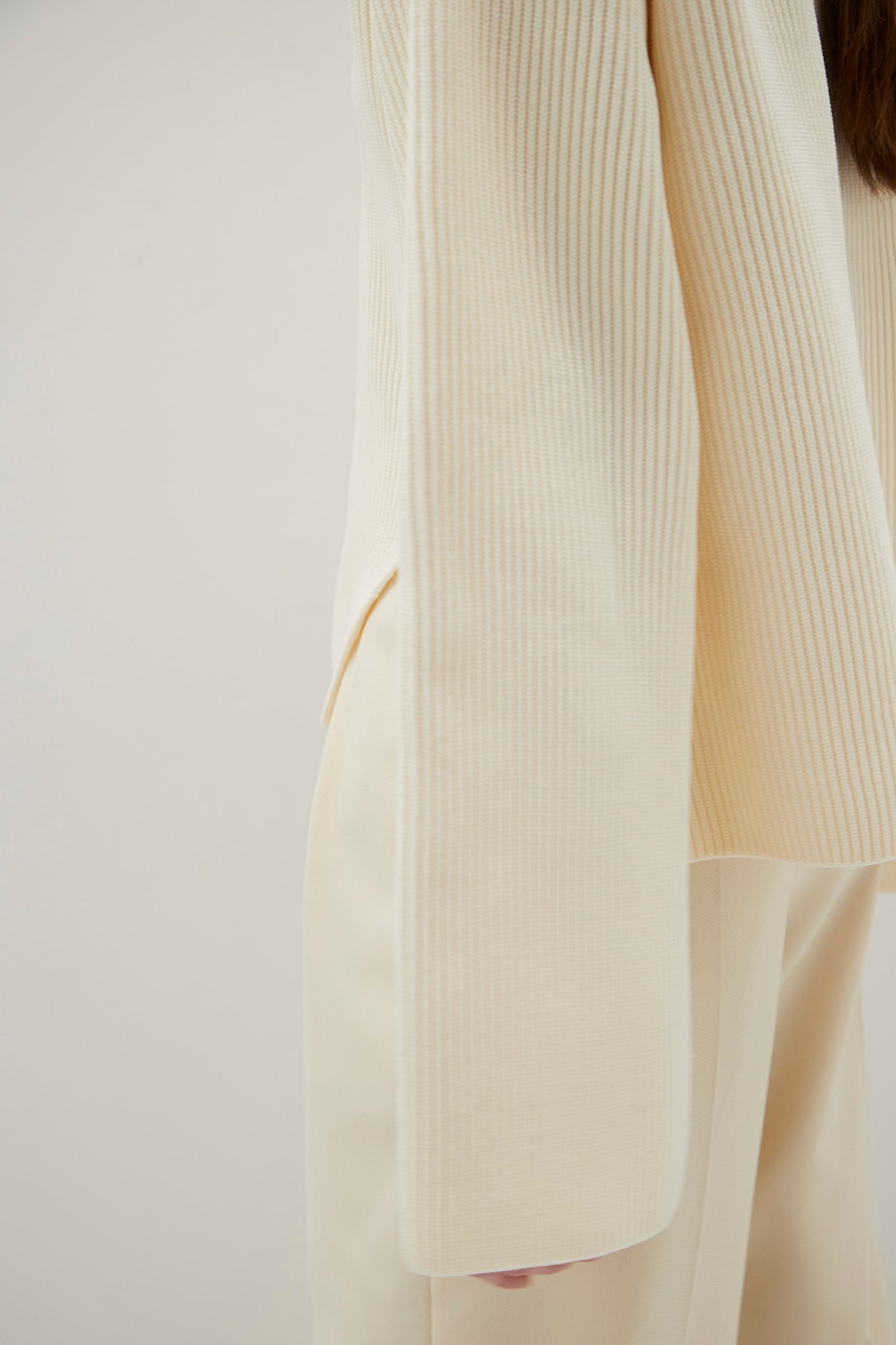 Flared sleeve Knit