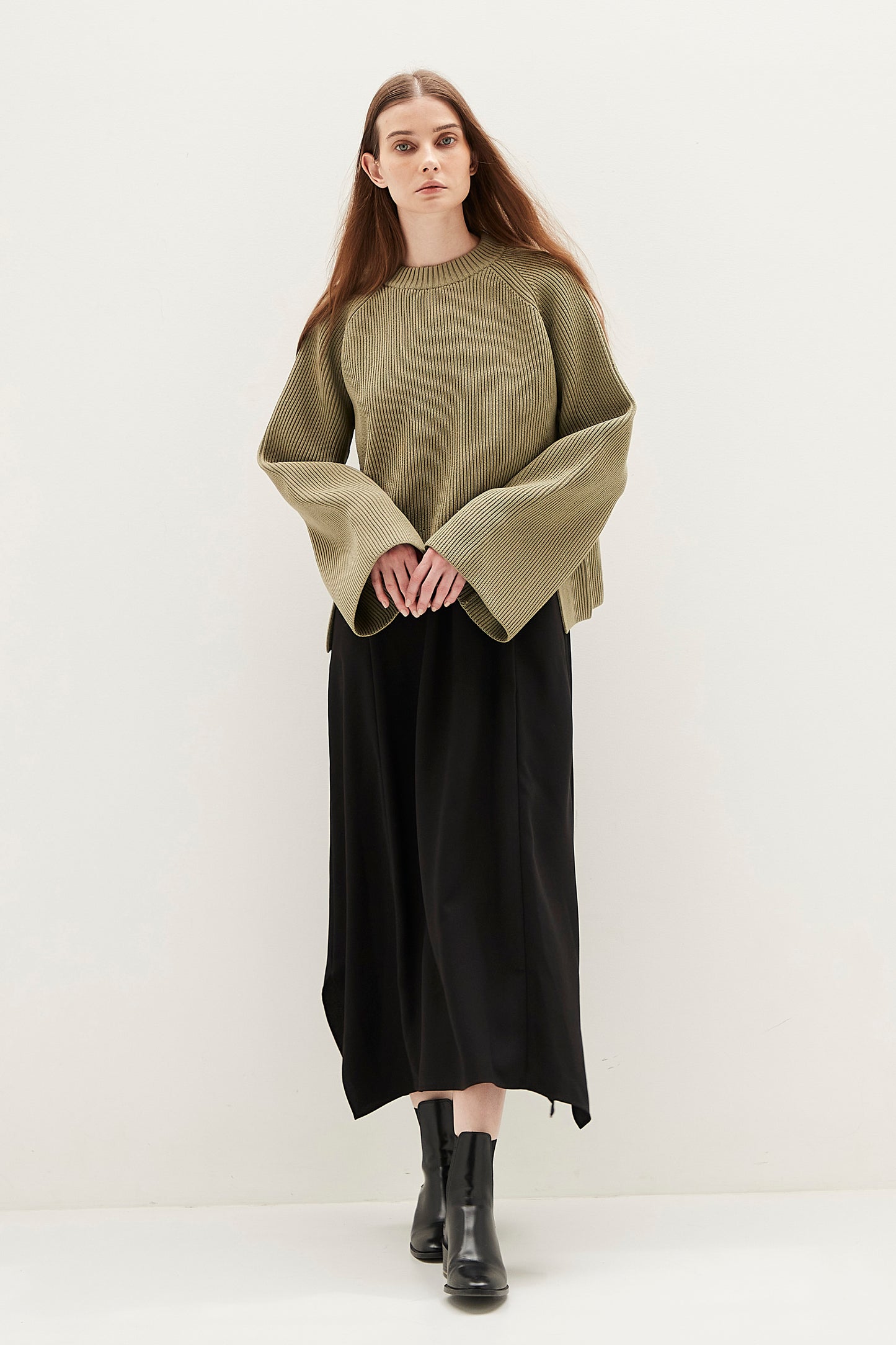 Flared sleeve Knit
