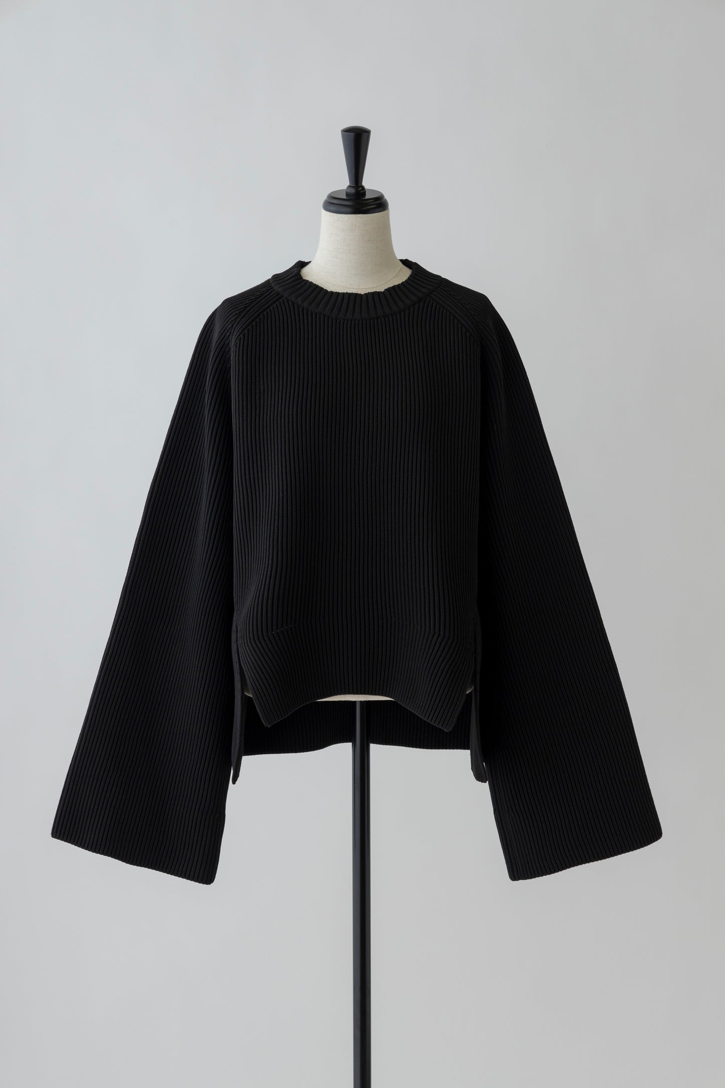 Flared sleeve Knit