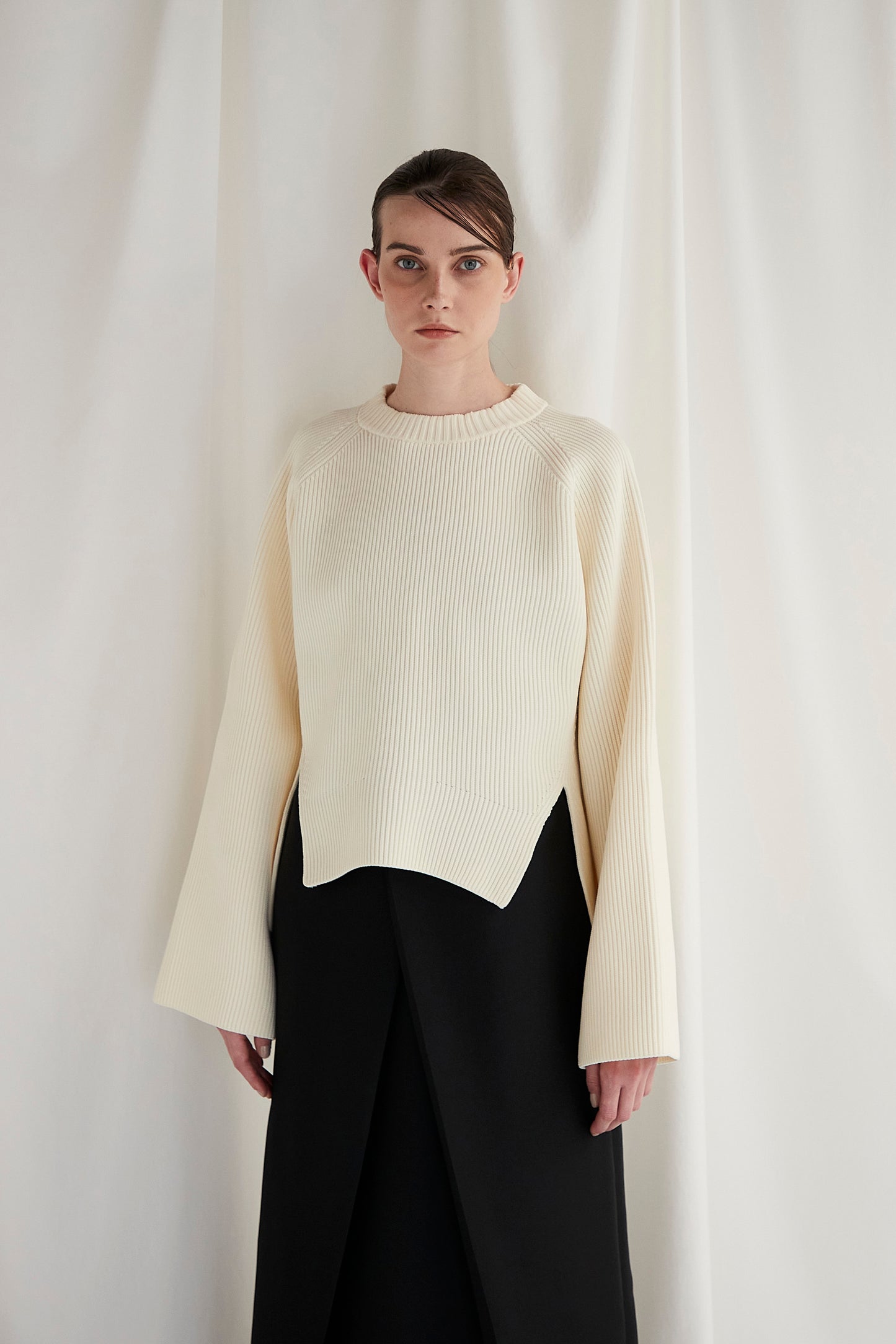 Flared sleeve Knit