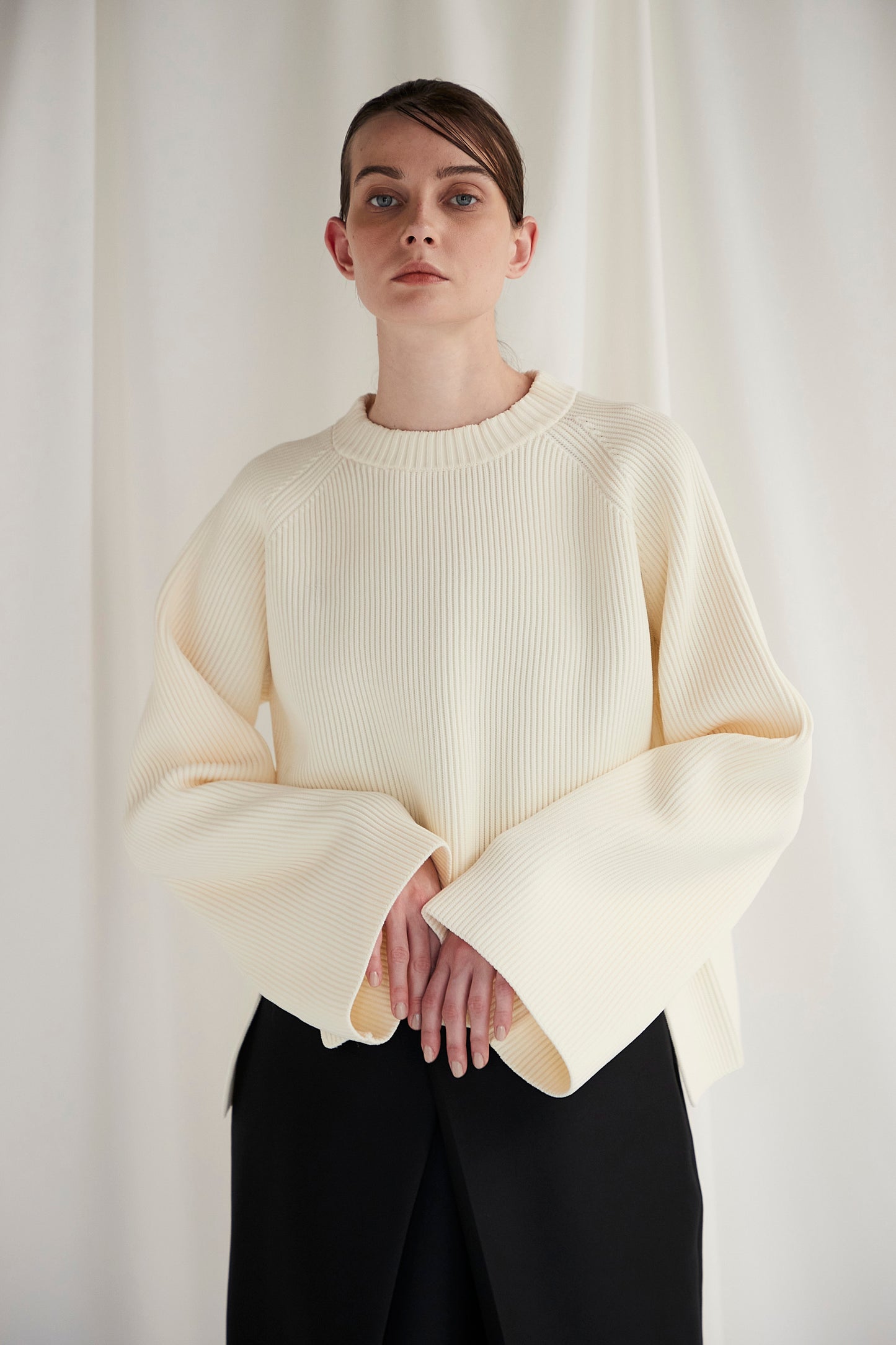 Flared sleeve Knit