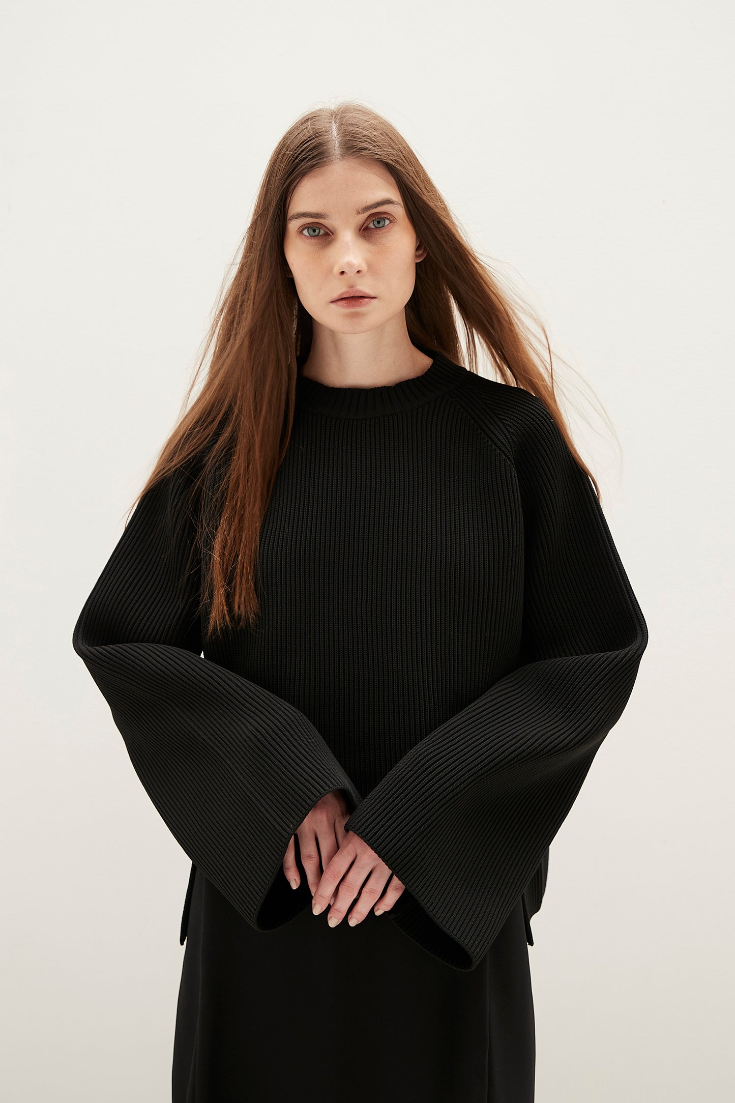 Flared sleeve Knit