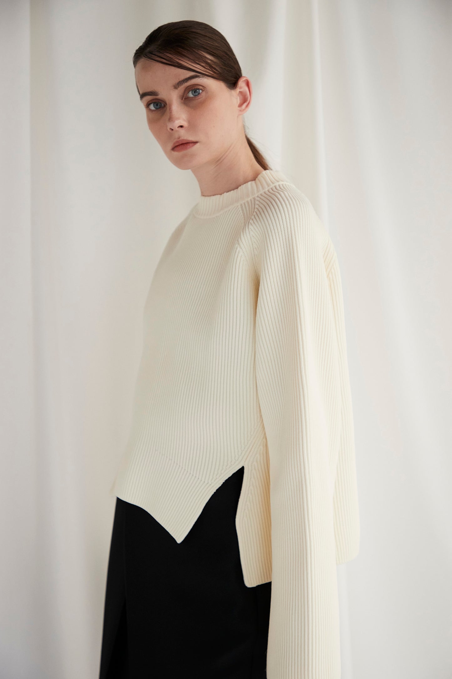 Flared sleeve Knit