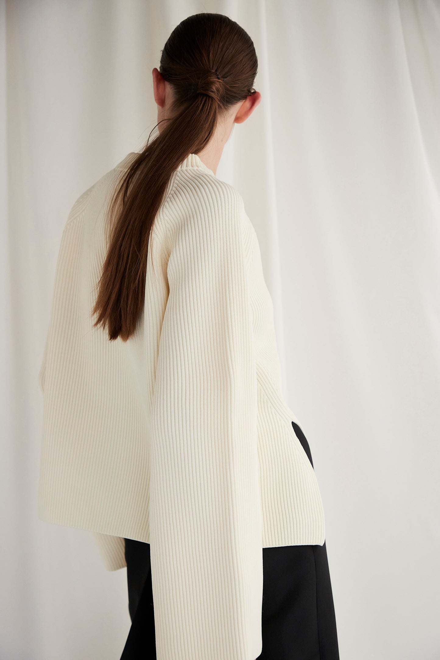 Flared sleeve Knit