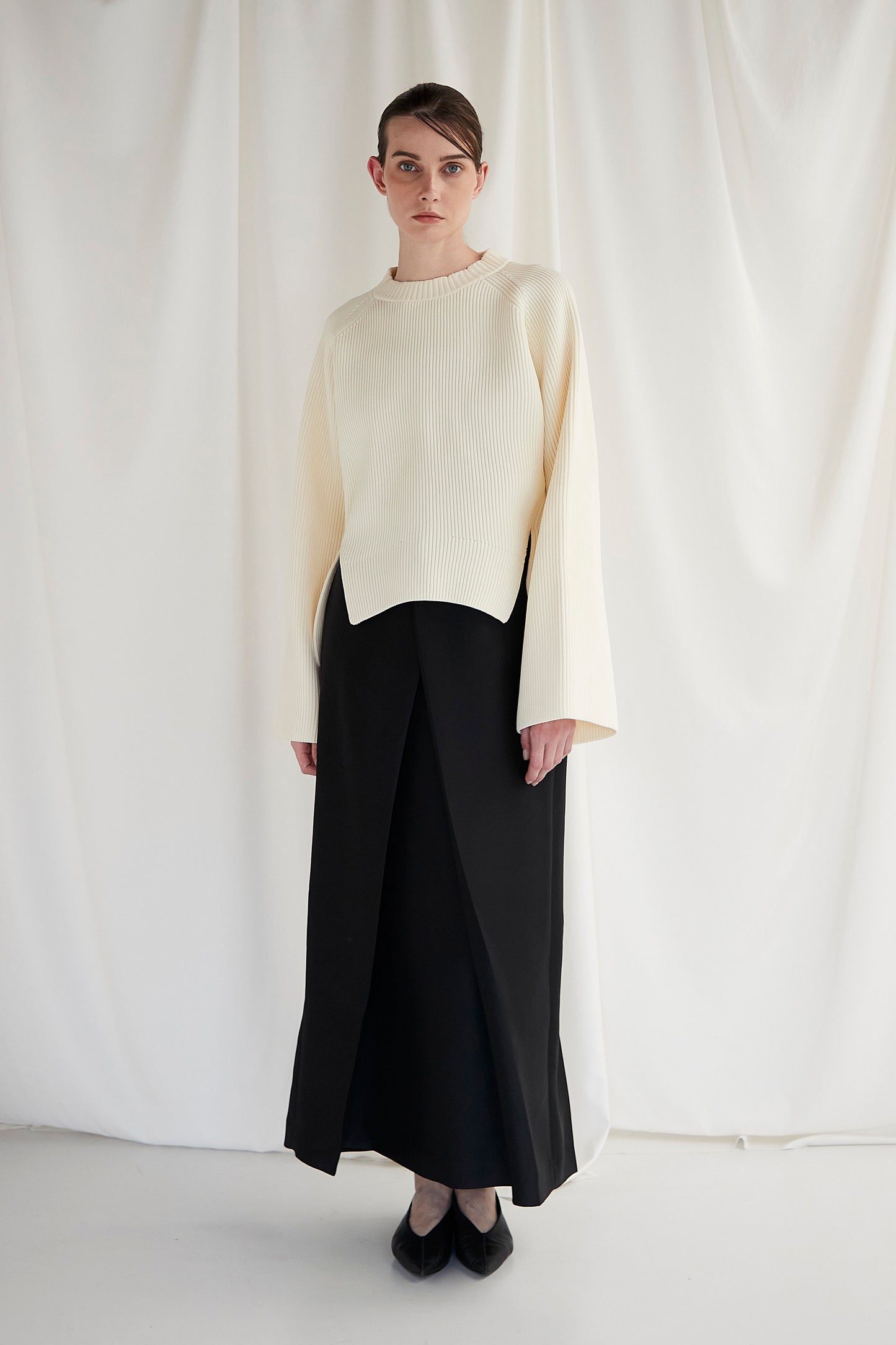 Flared sleeve Knit