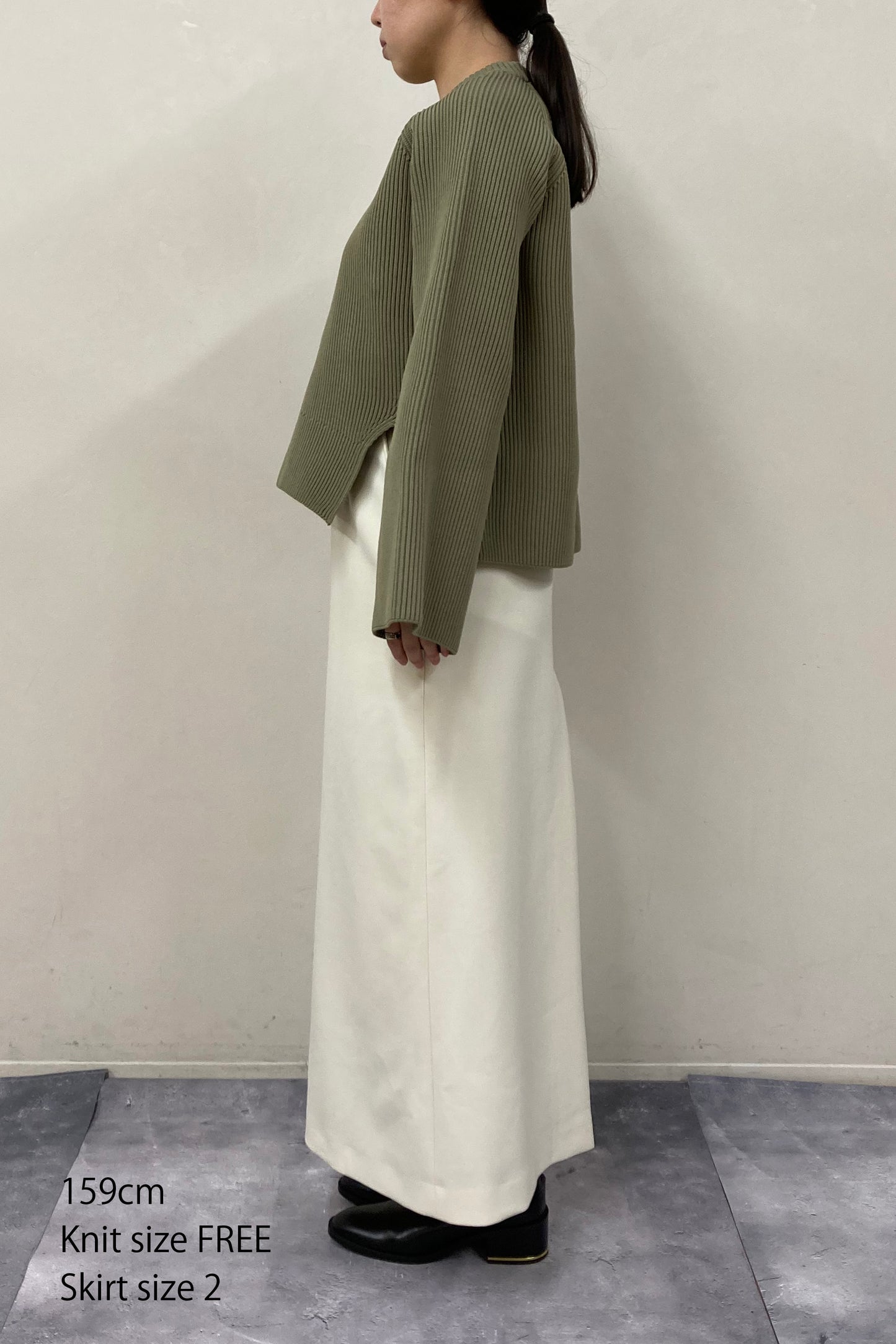Flared sleeve Knit