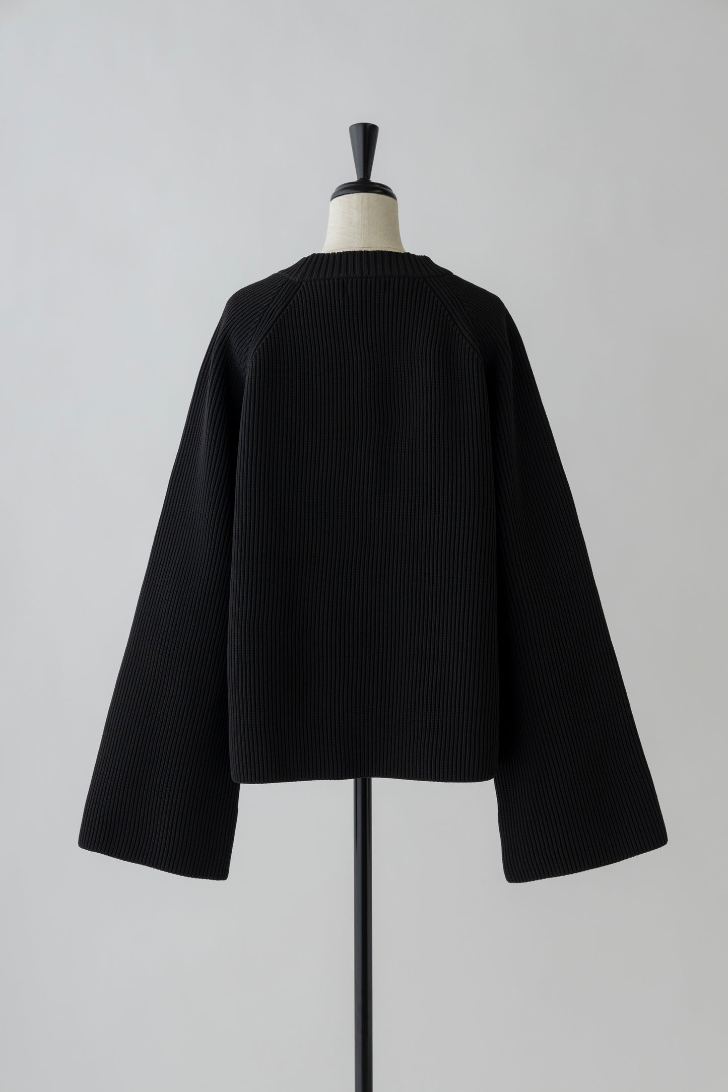 Flared sleeve Knit