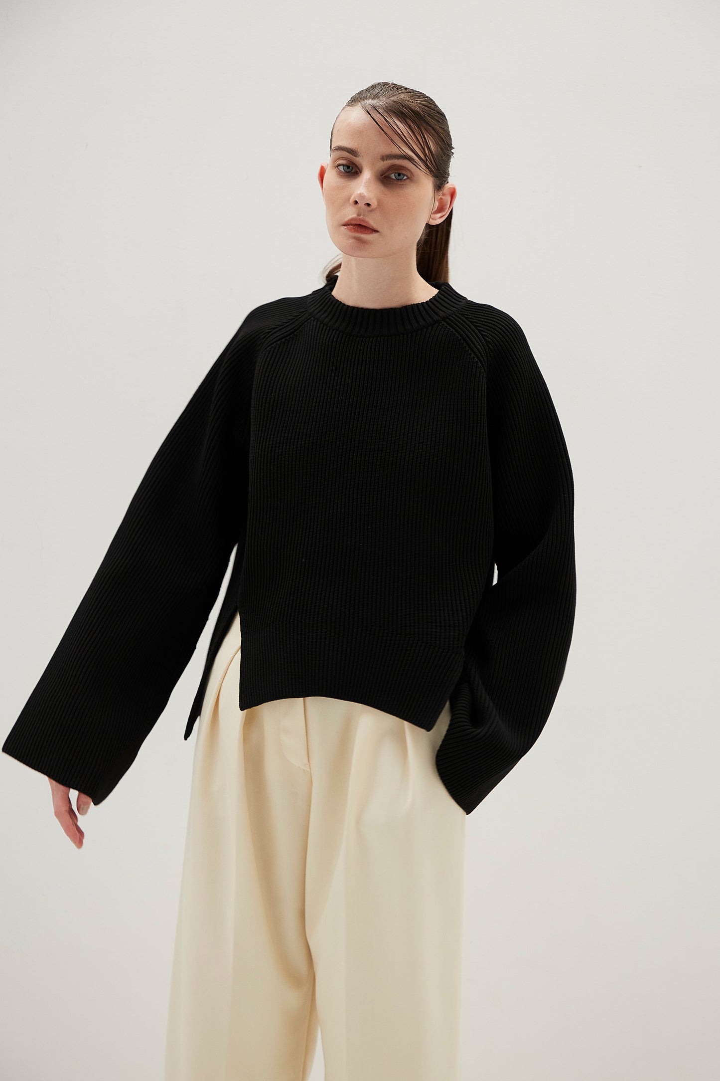 Flared sleeve Knit