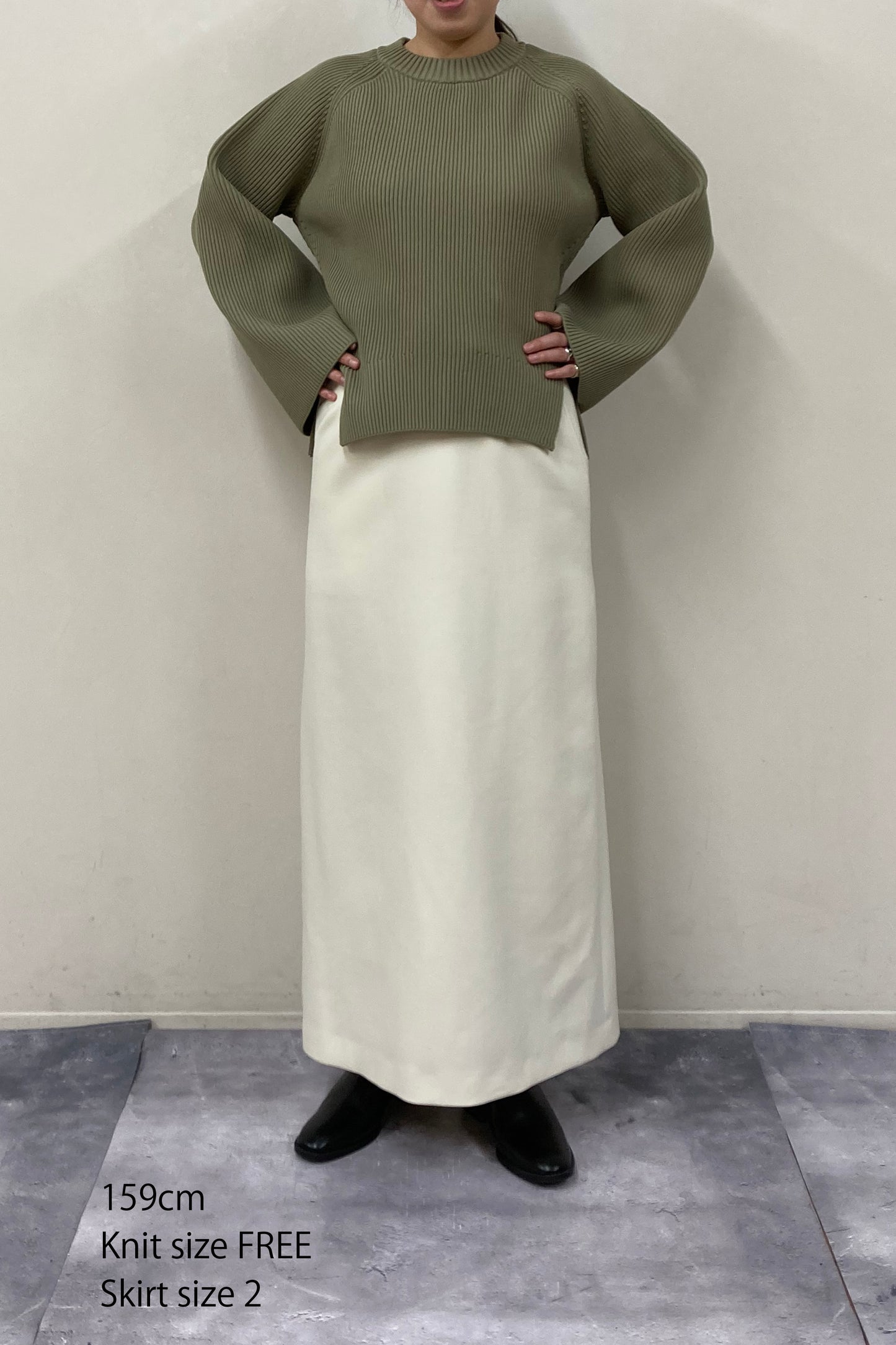 Flared sleeve Knit