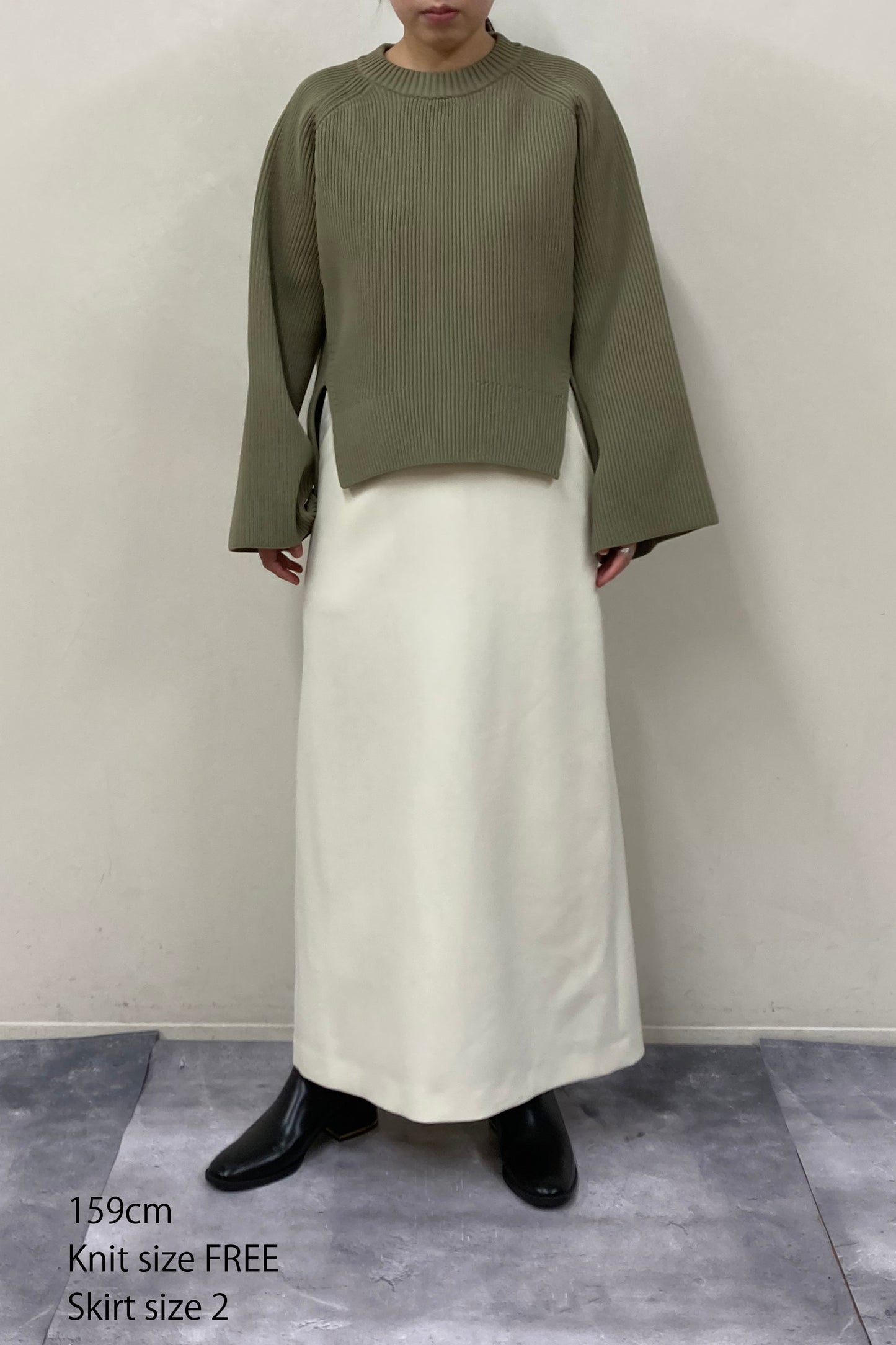 Flared sleeve Knit