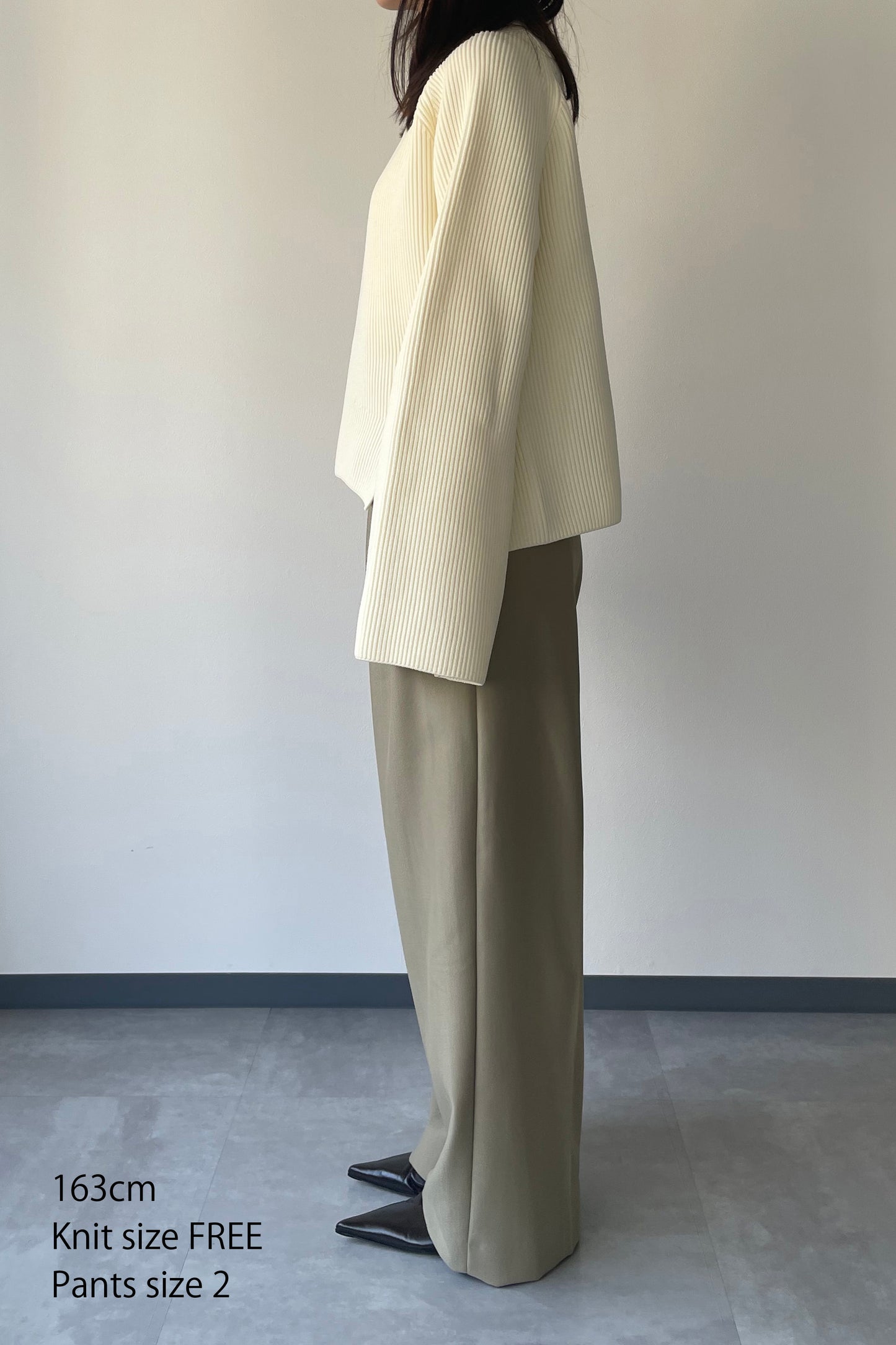Flared sleeve Knit