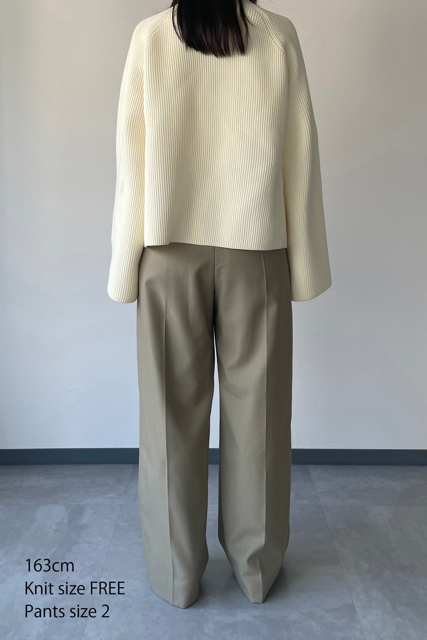 Flared sleeve Knit