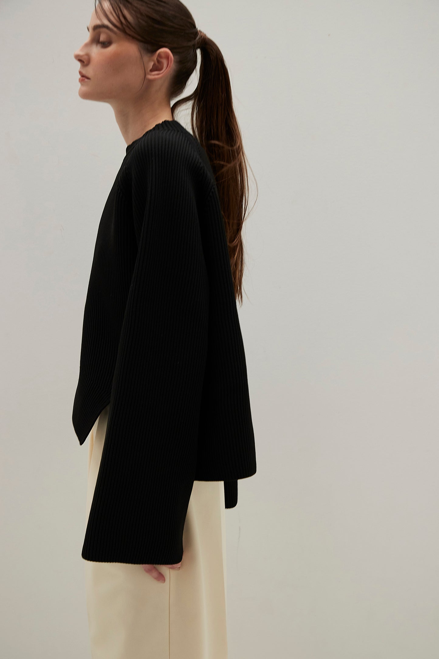 Flared sleeve Knit