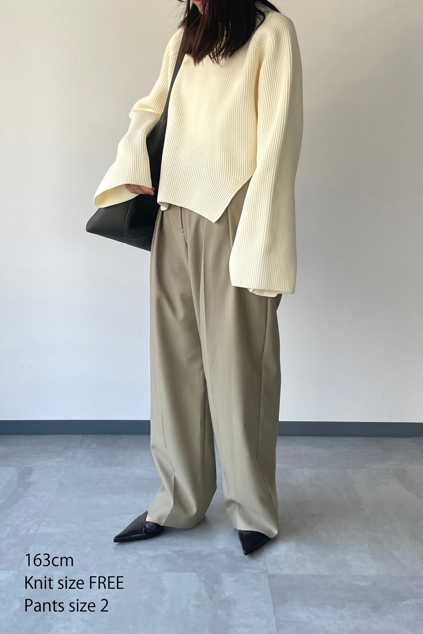Flared sleeve Knit