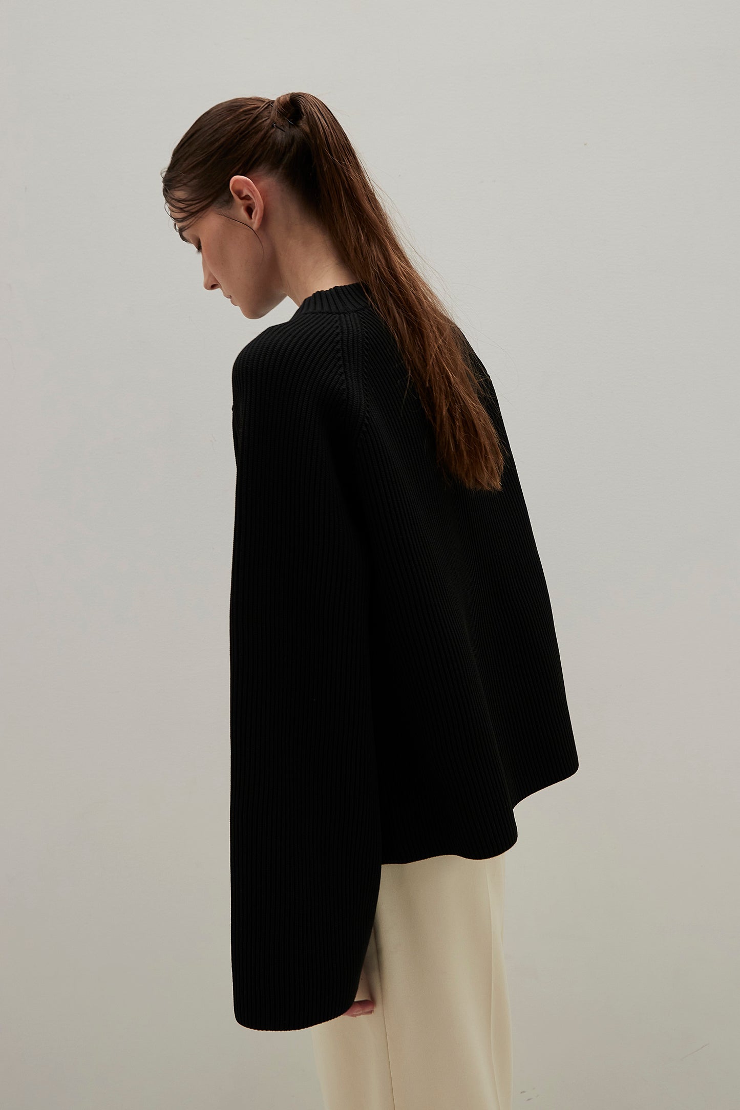 Flared sleeve Knit