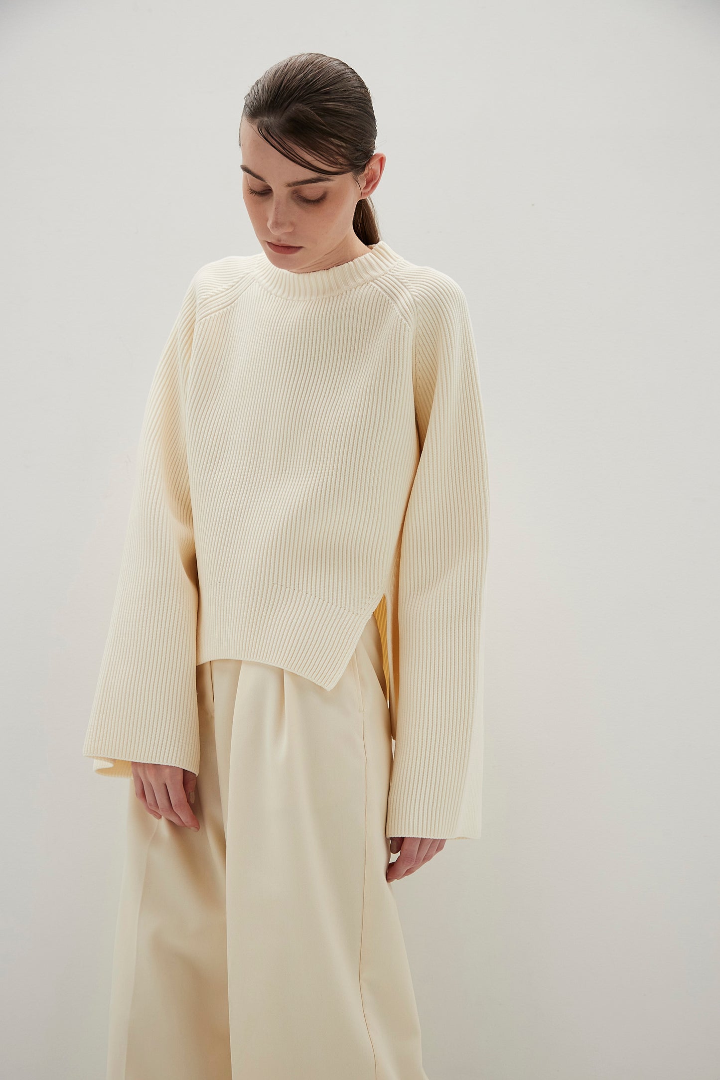 Flared sleeve Knit