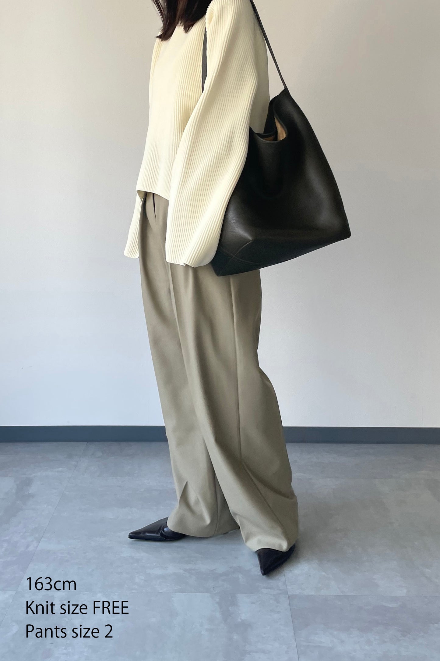 Flared sleeve Knit