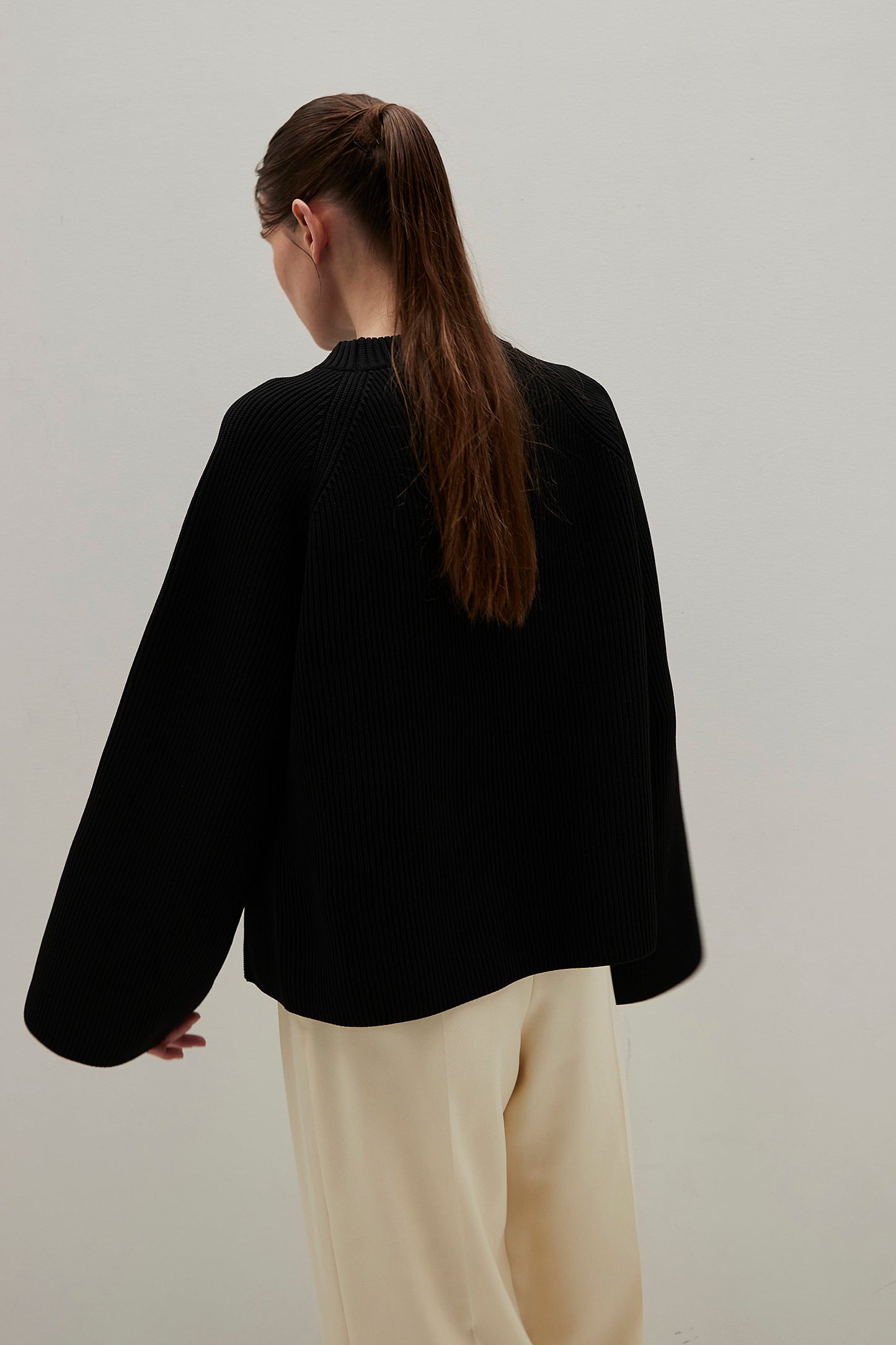 Flared sleeve Knit