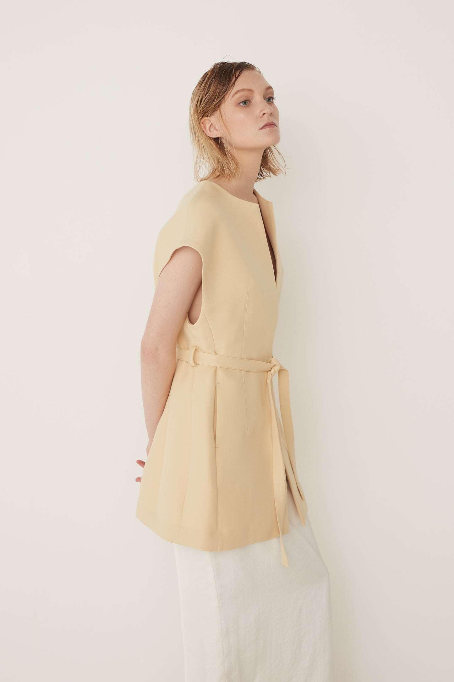 Sleeve less Jacket