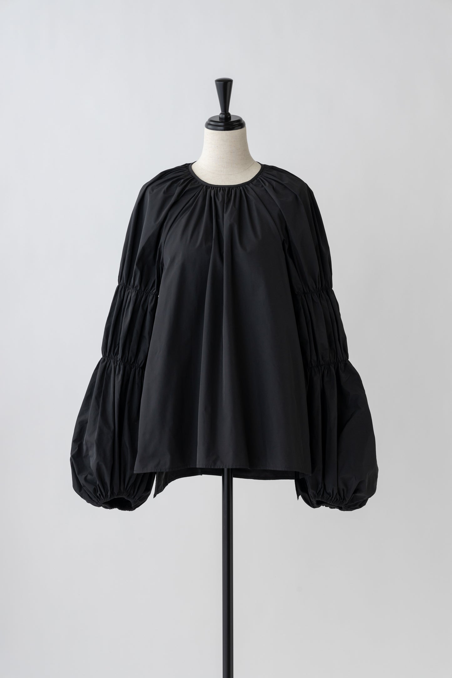 Raglan Tripleapuff Sleeve Blouse