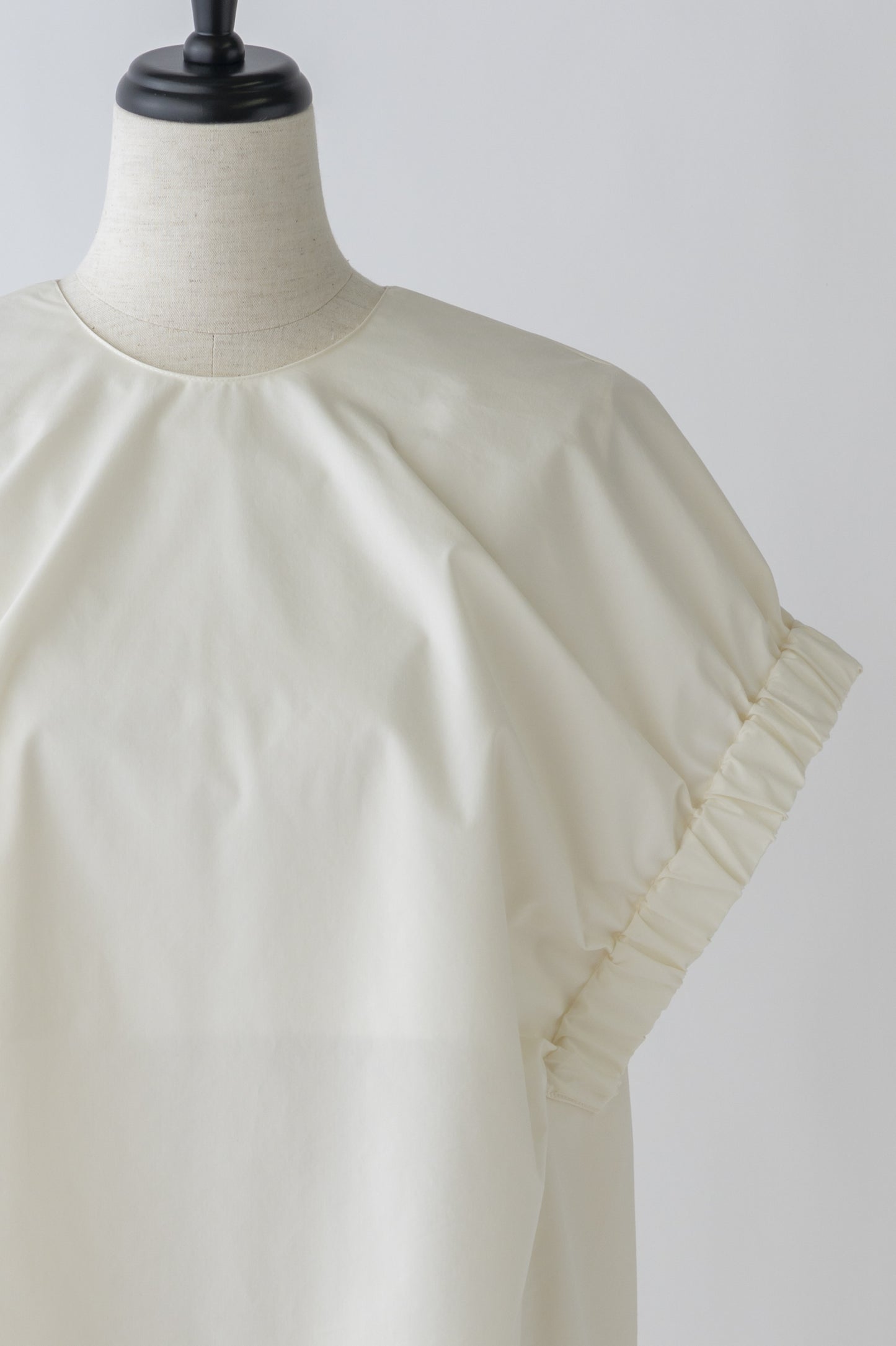 Gather sleeve Blouse