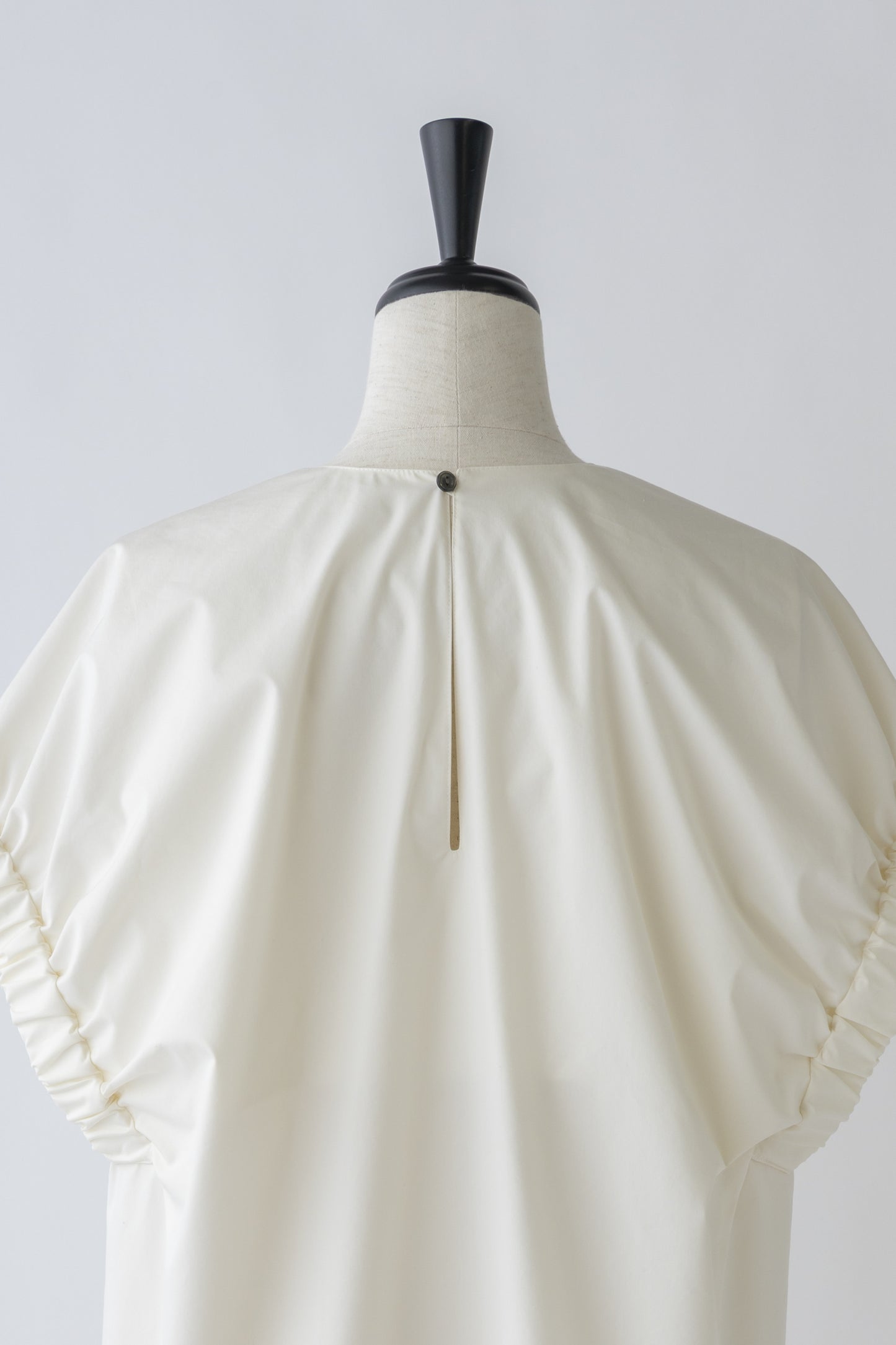 Gather sleeve Blouse