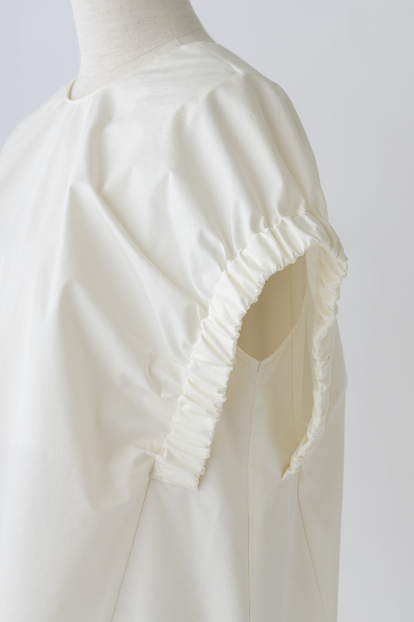 Gather sleeve Blouse