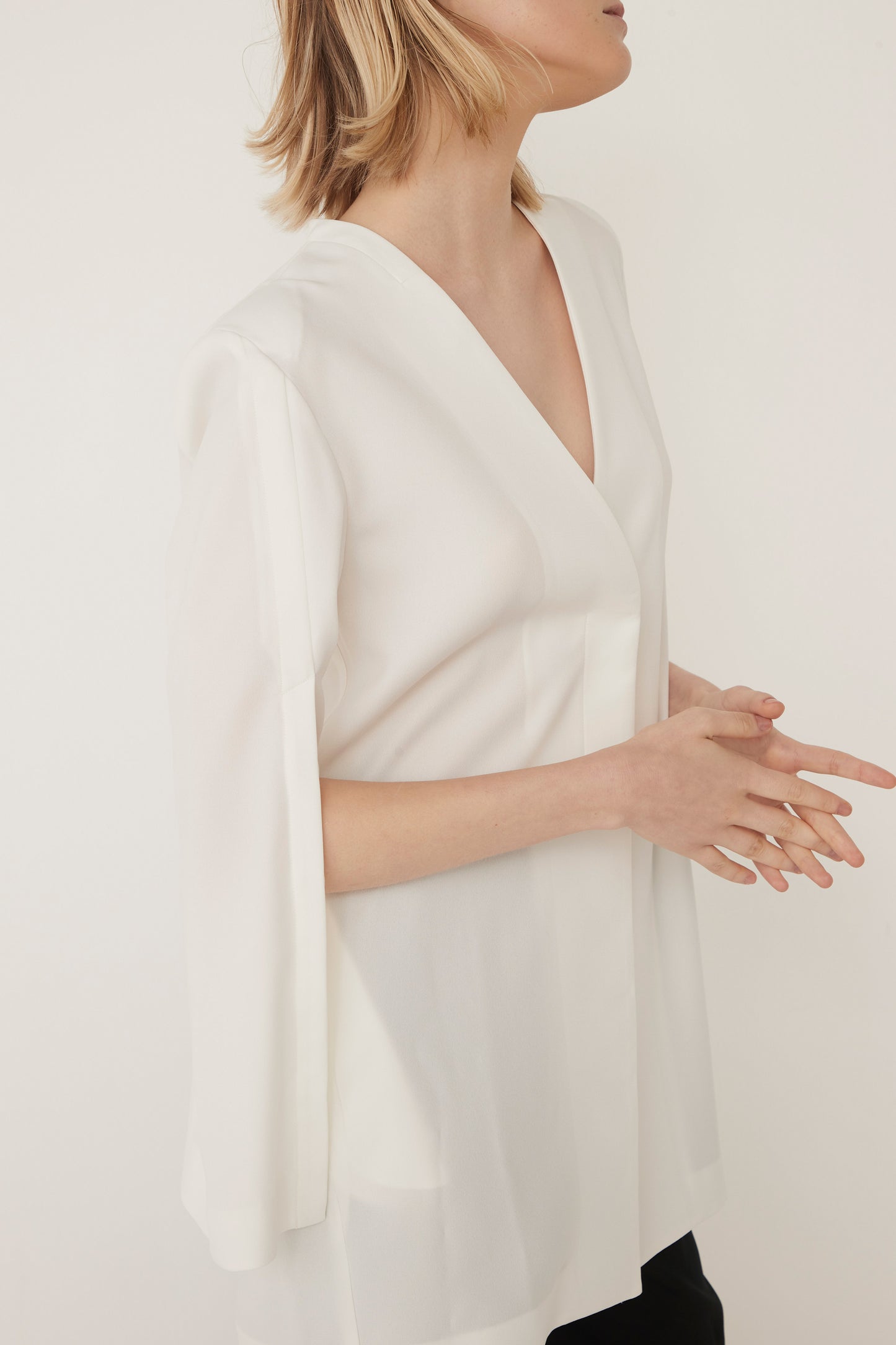 Slit Sleeves V-neck Jacket-WHITE