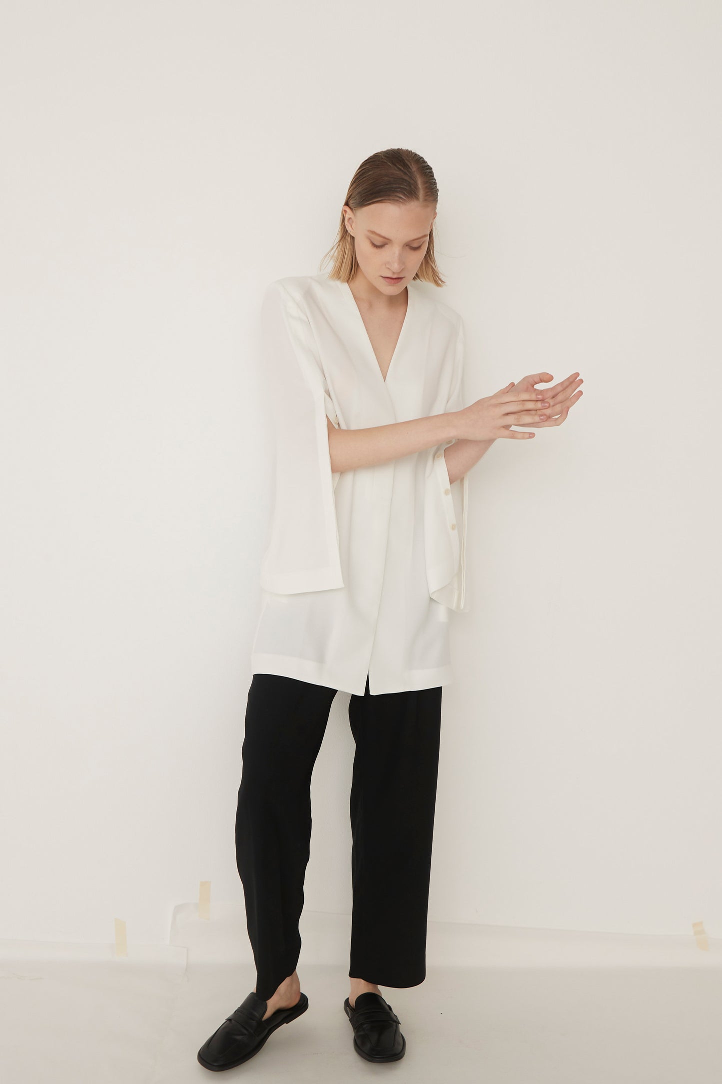 Slit Sleeves V-neck Jacket-WHITE
