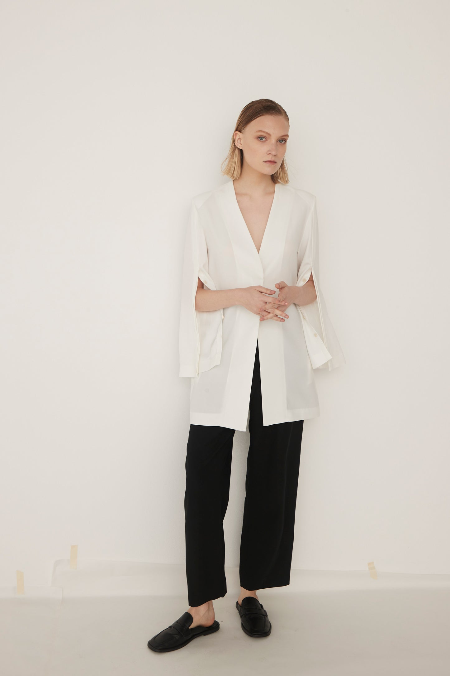 Slit Sleeves V-neck Jacket-WHITE