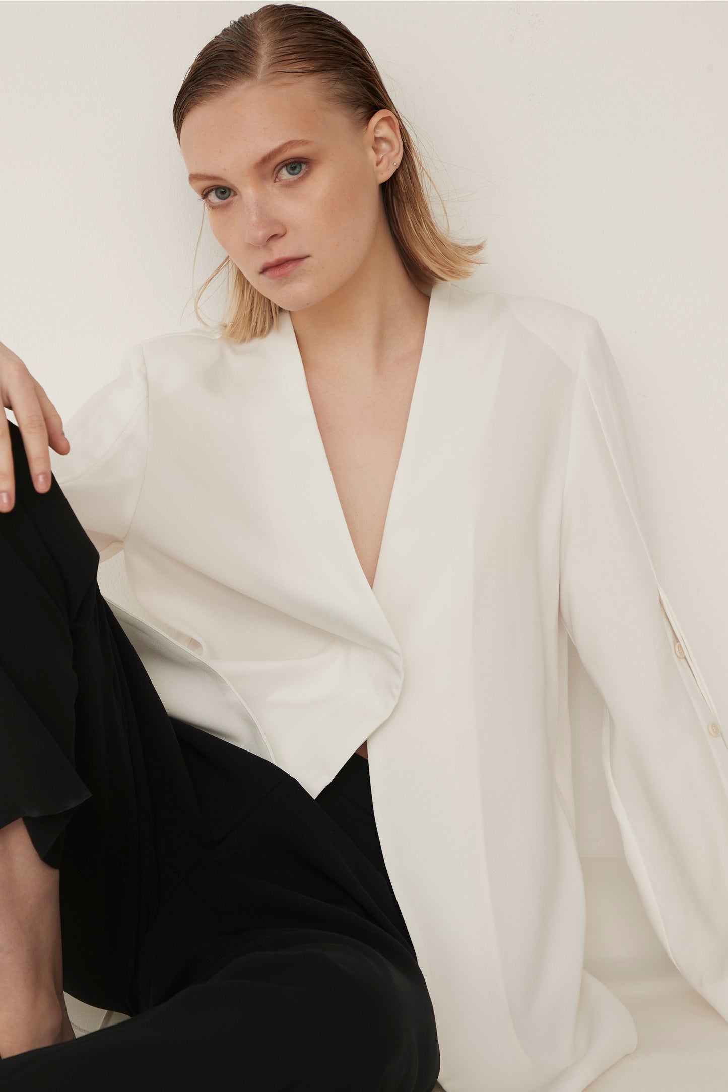 Slit Sleeves V-neck Jacket-WHITE