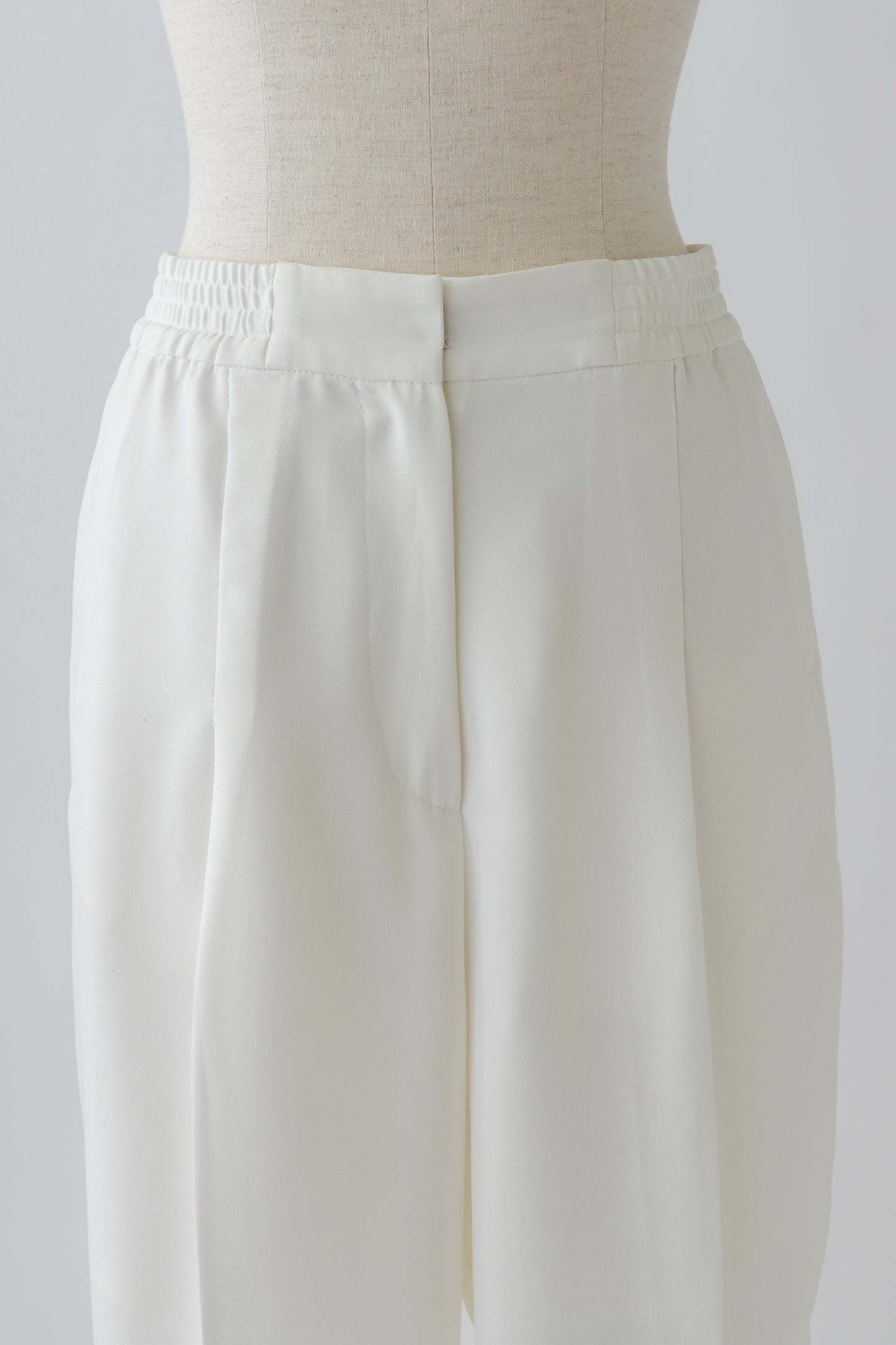 Soft Tapered Trouser