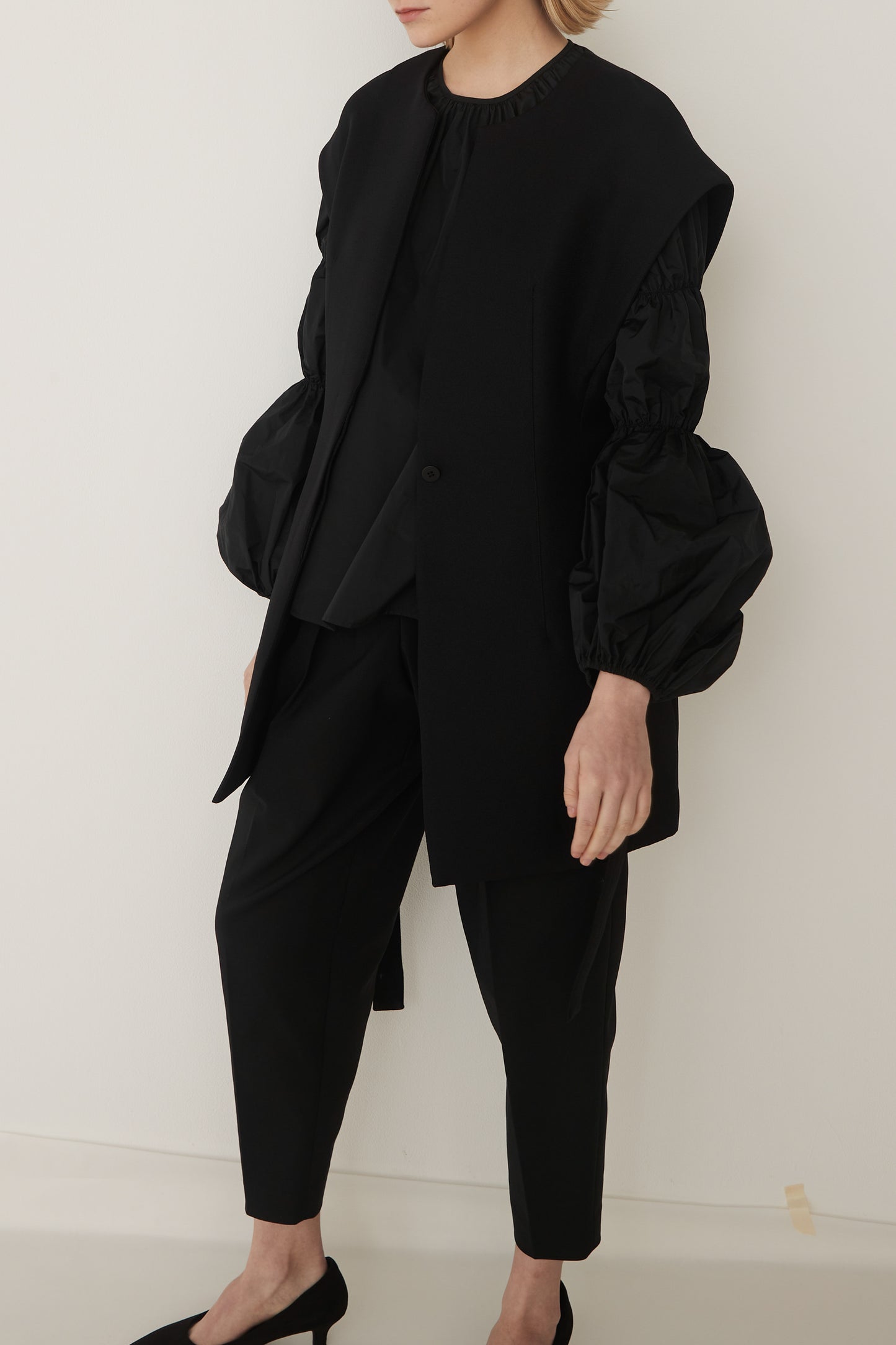 Barrel Two Tucked Pants-BLACK
