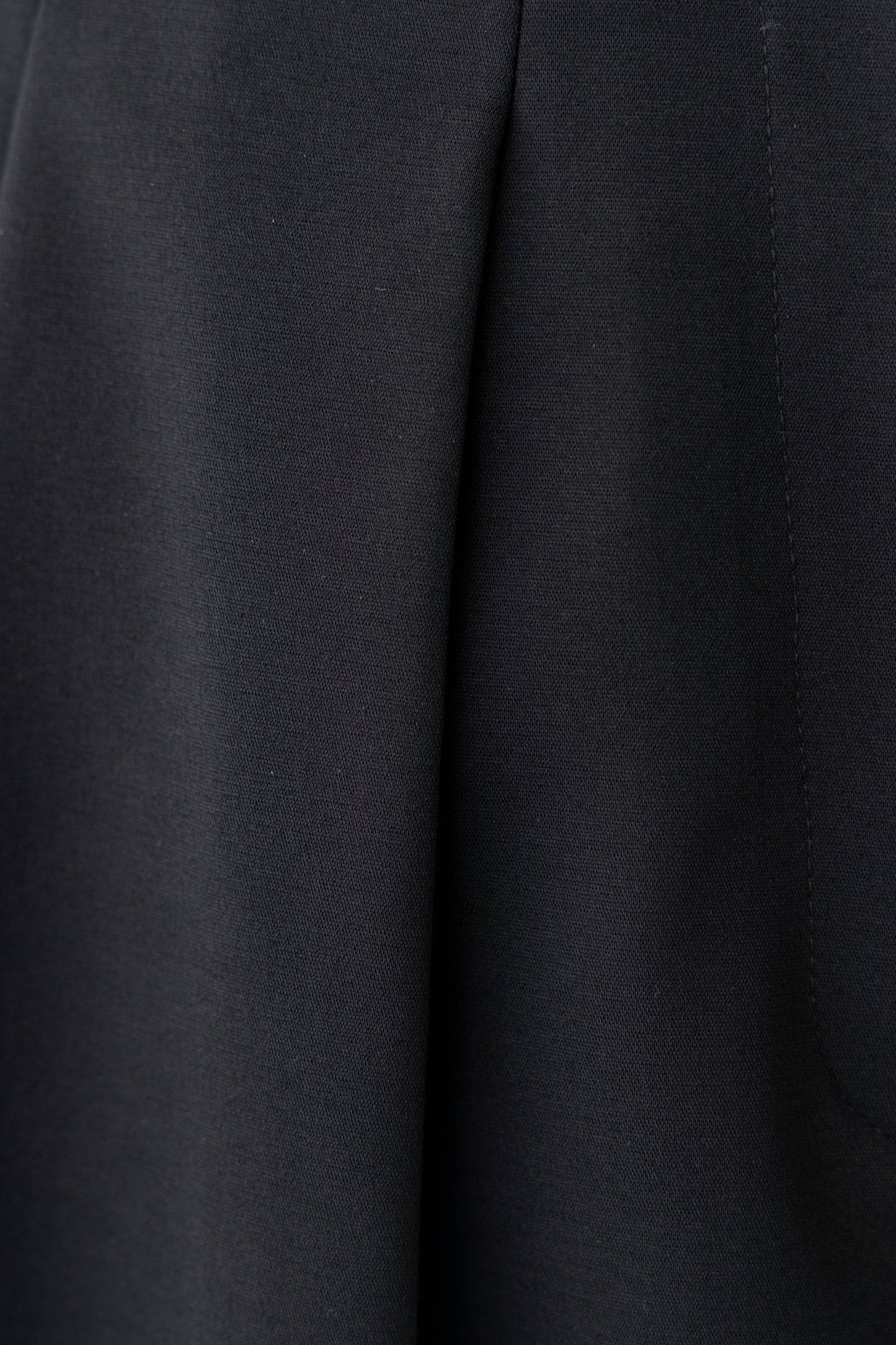 Barrel Two Tucked Pants-BLACK