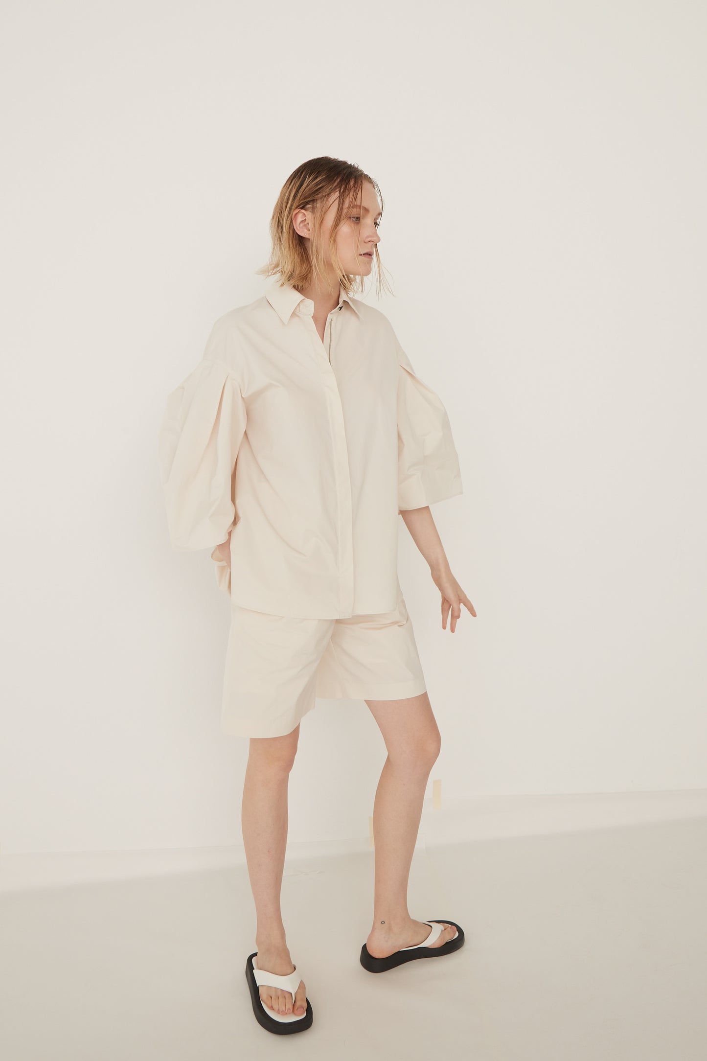 Tucked Short Pants