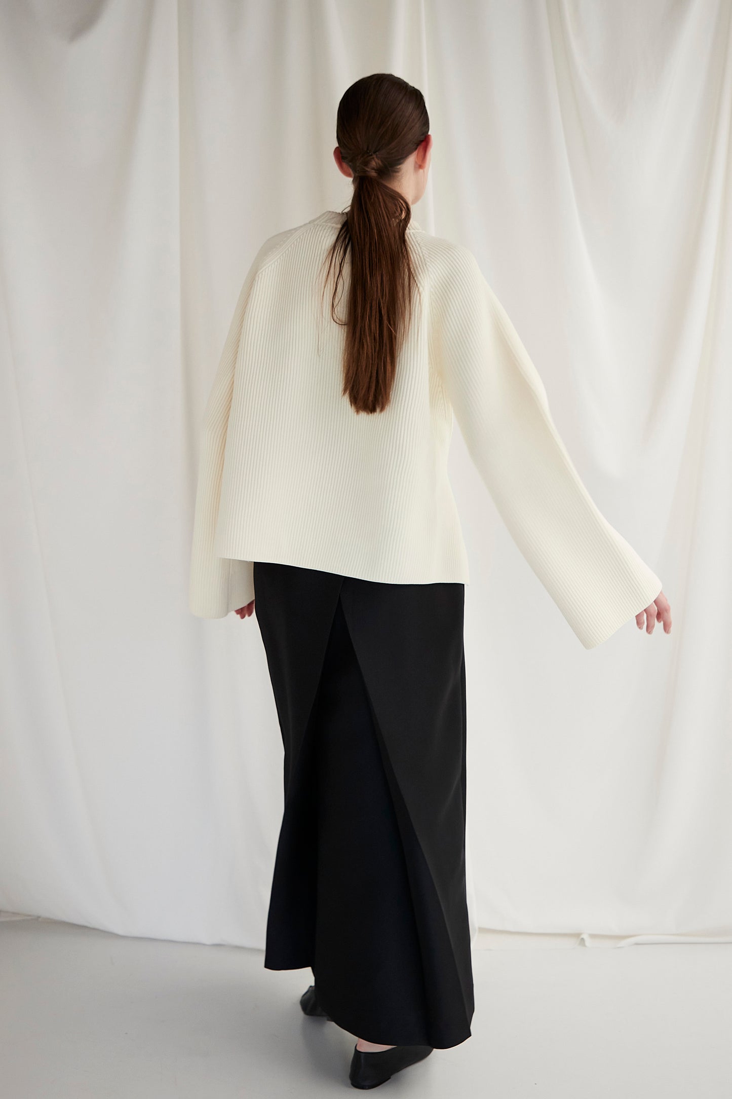 Flared sleeve Knit