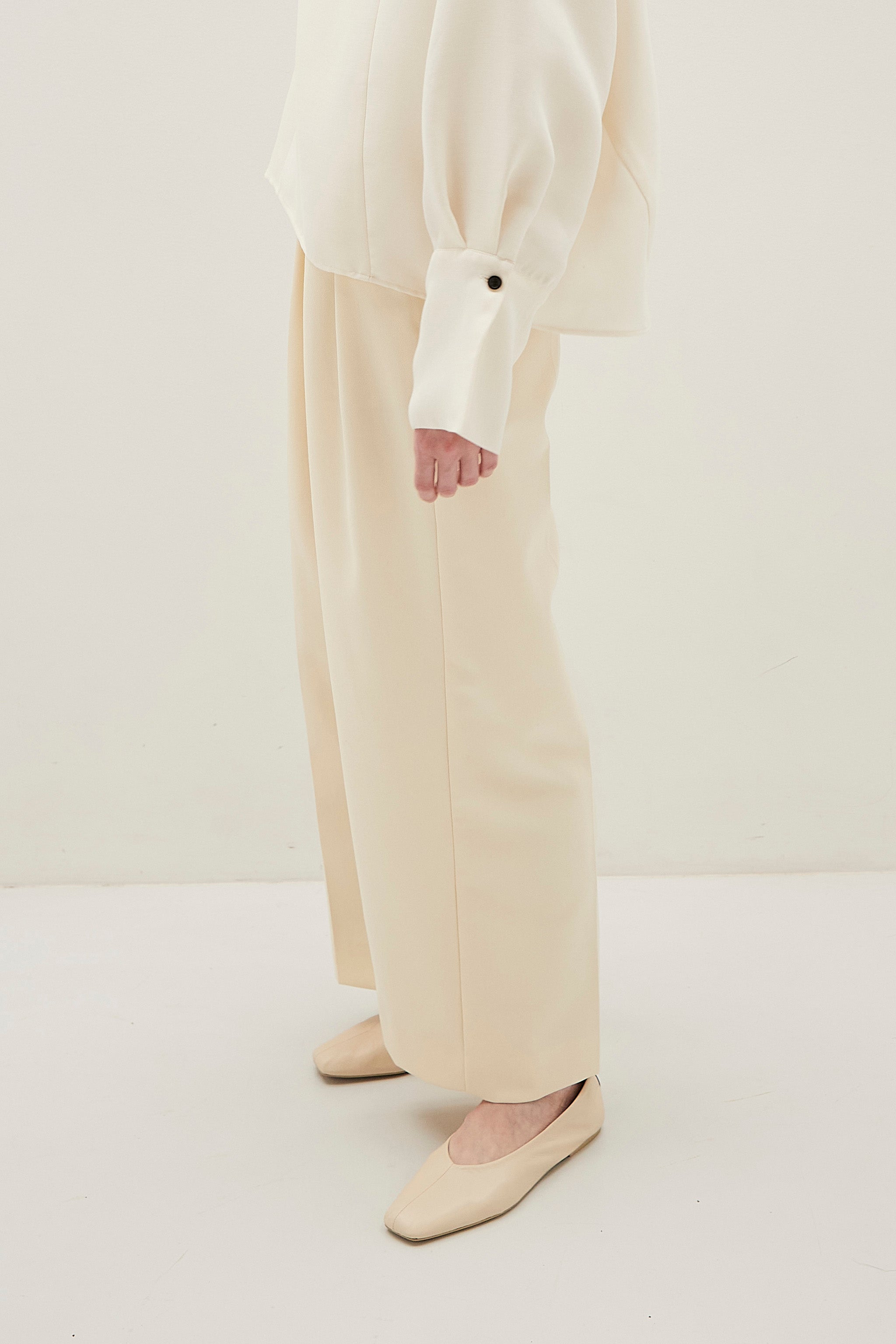 trivis ratine straight pants(フロントタックハイウエストサルエル