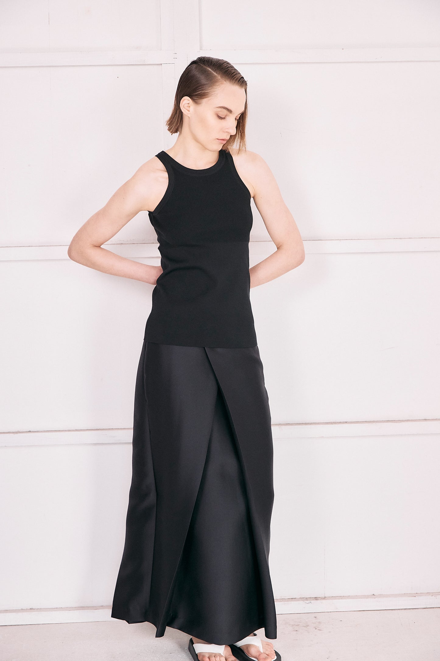 Silkey sheer Skirt-BLACK