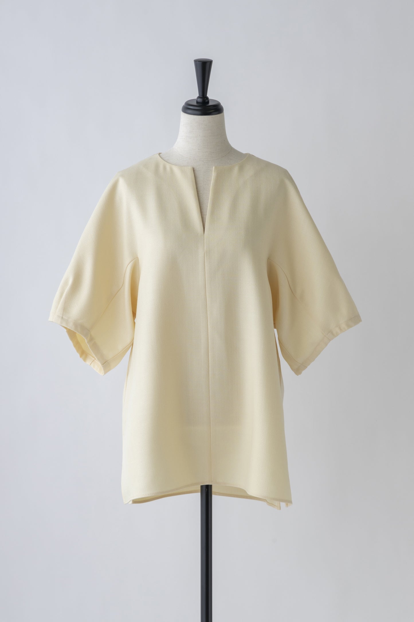 Luster keyneck shortsleeve Blouse-EGG YELLOW