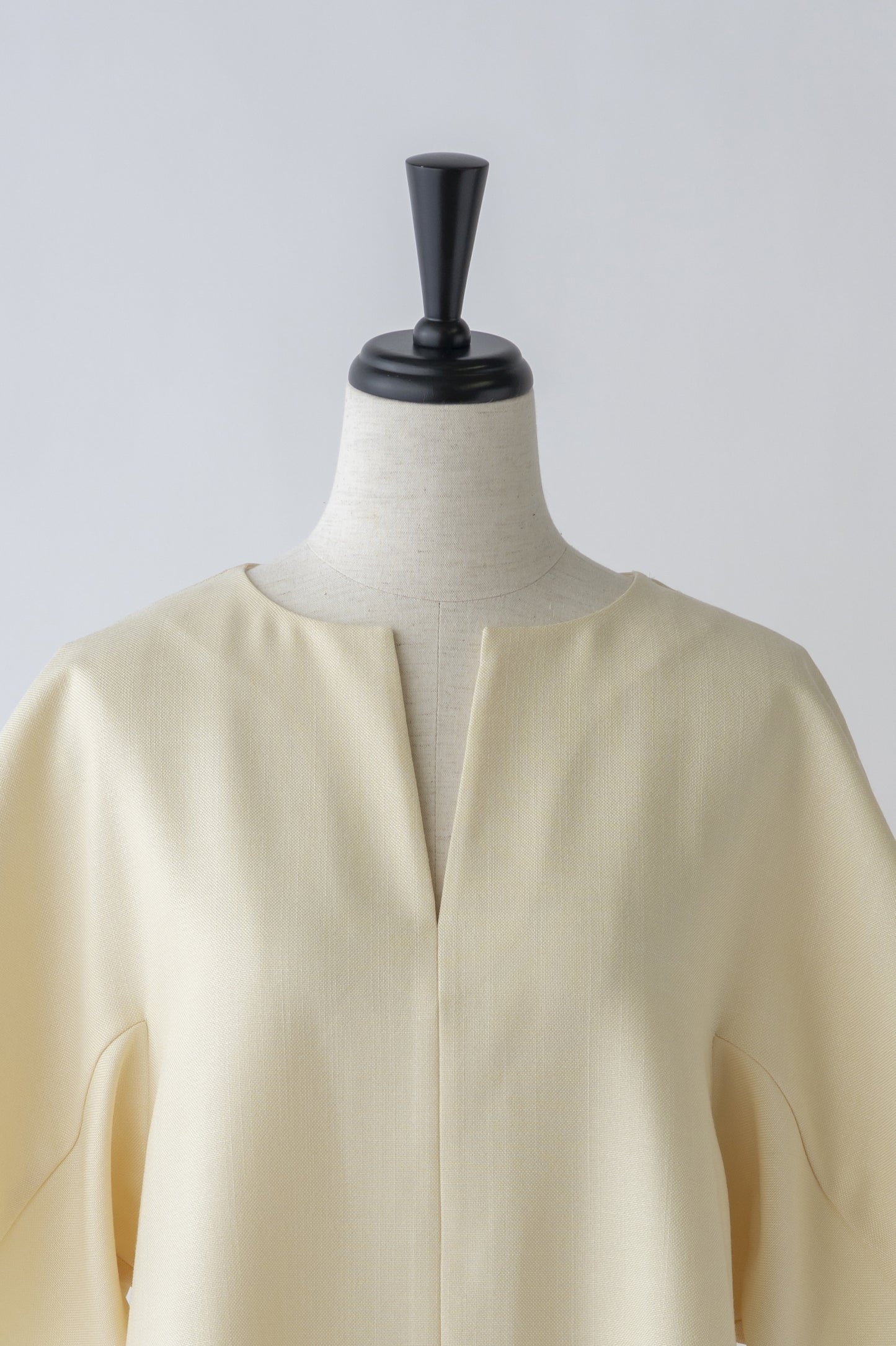 Luster keyneck shortsleeve Blouse-EGG YELLOW