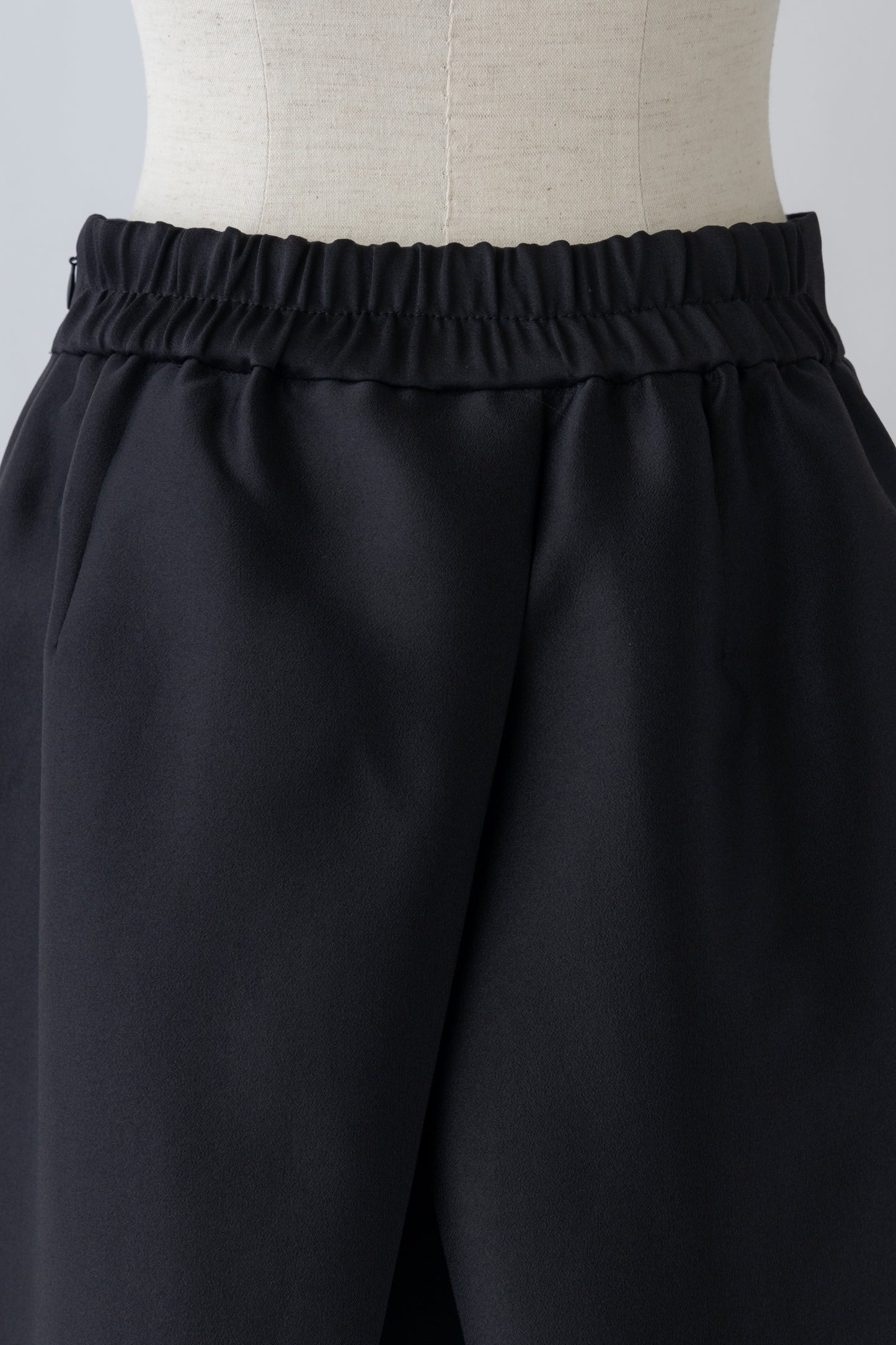 Silkey sheer Skirt-BLACK