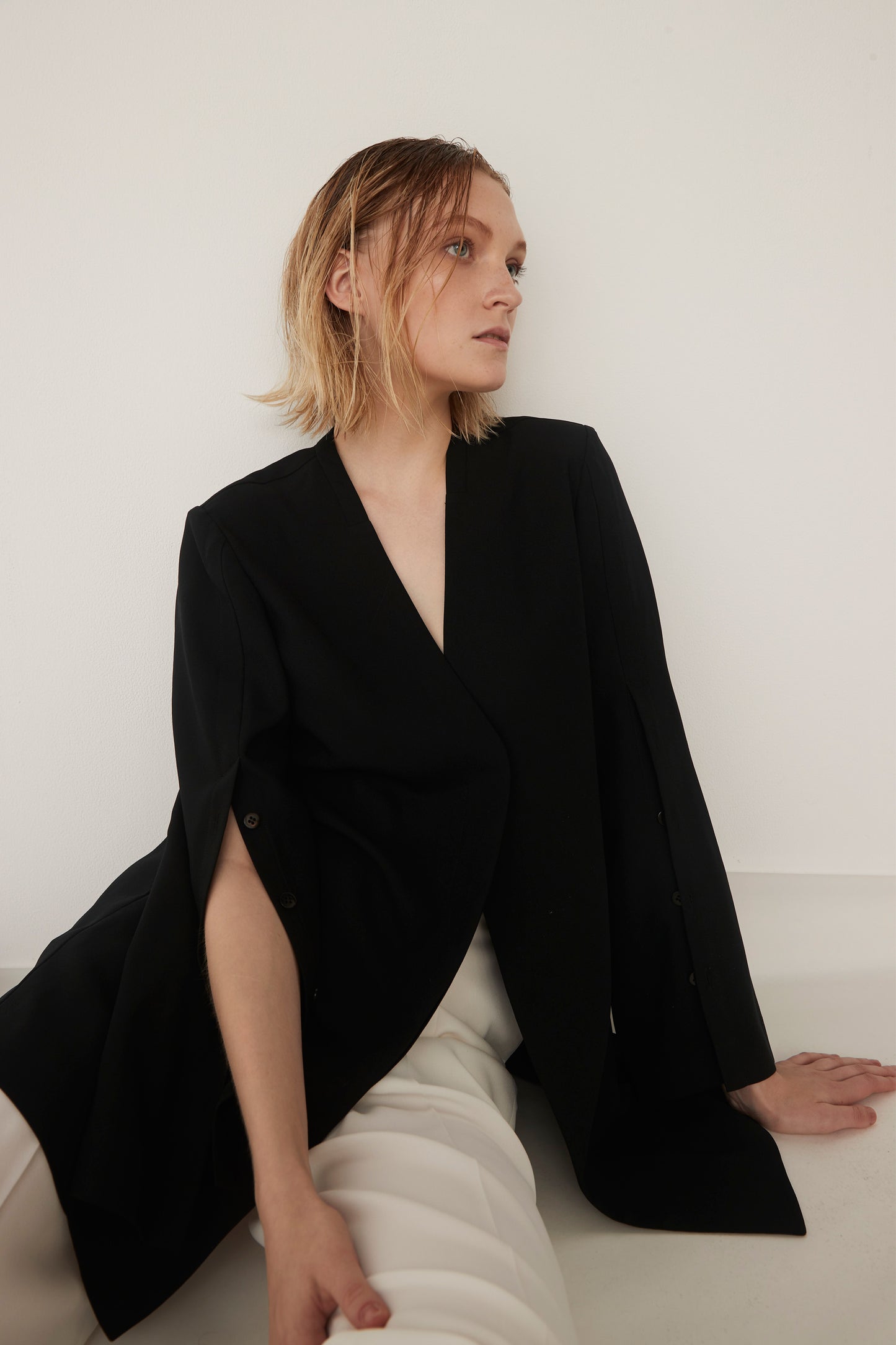 Slit Sleeves V-neck Jacket-BLACK